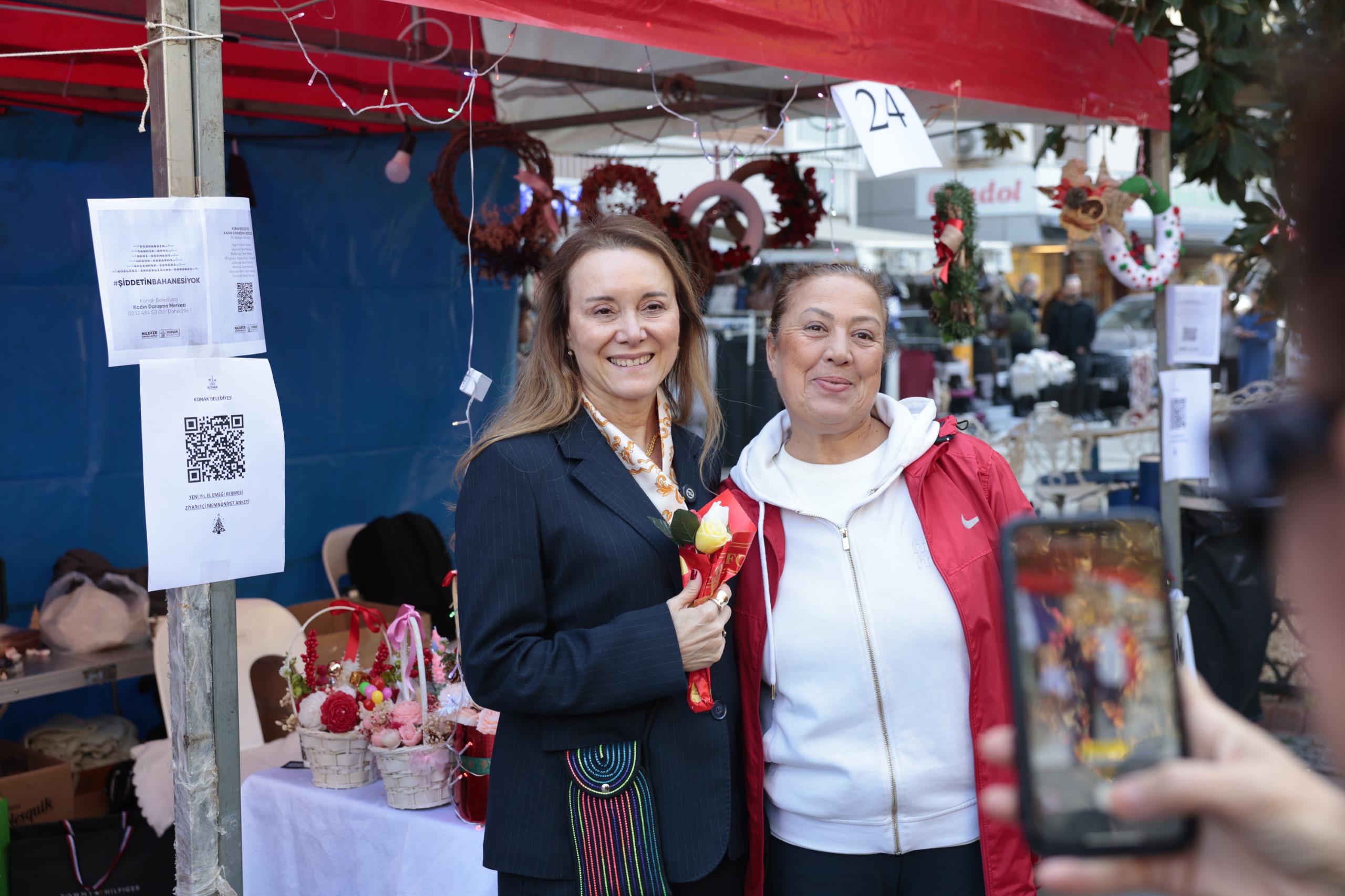 Konak’ta Yeni Yıl El Emeği Kermesi Başladı (1)-1