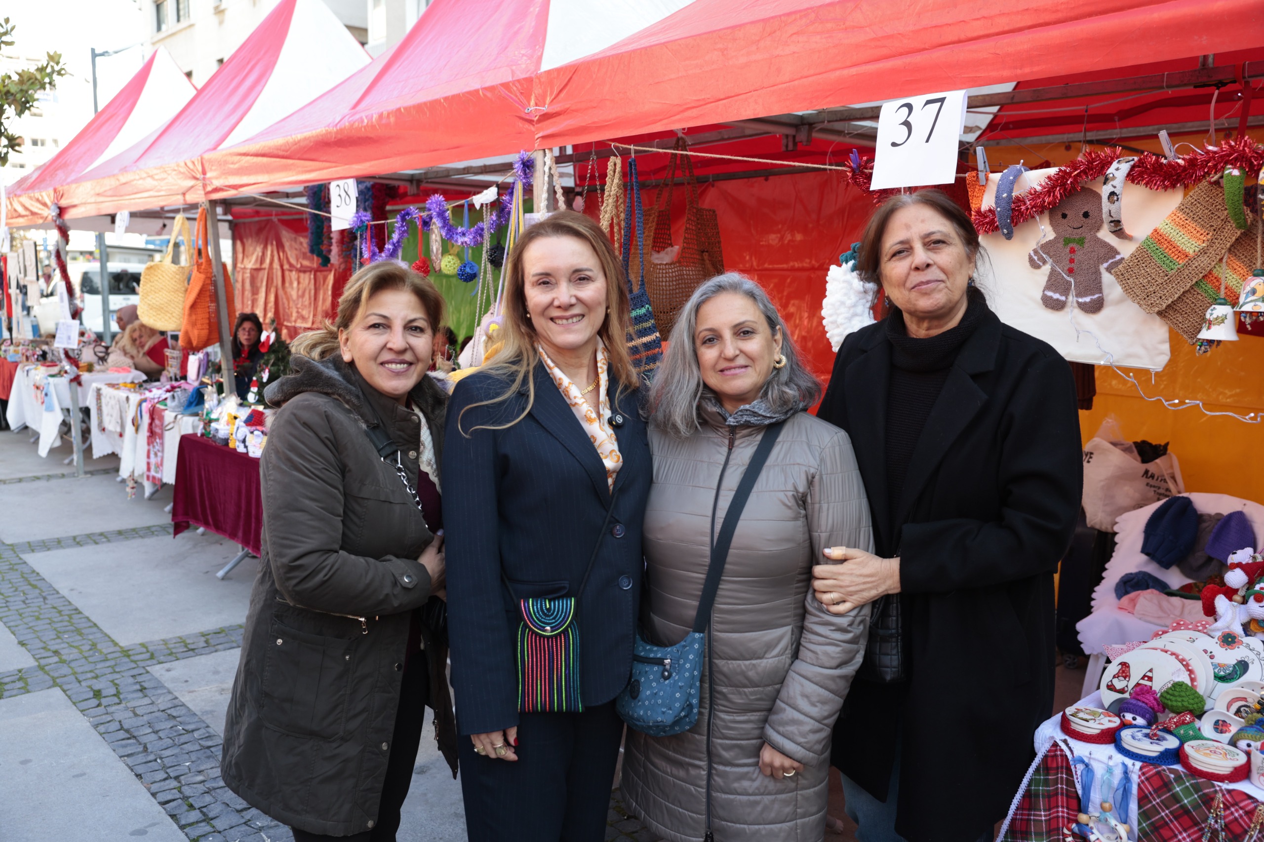 Konak’ta Yeni Yıl El Emeği Kermesi Başladı (2)