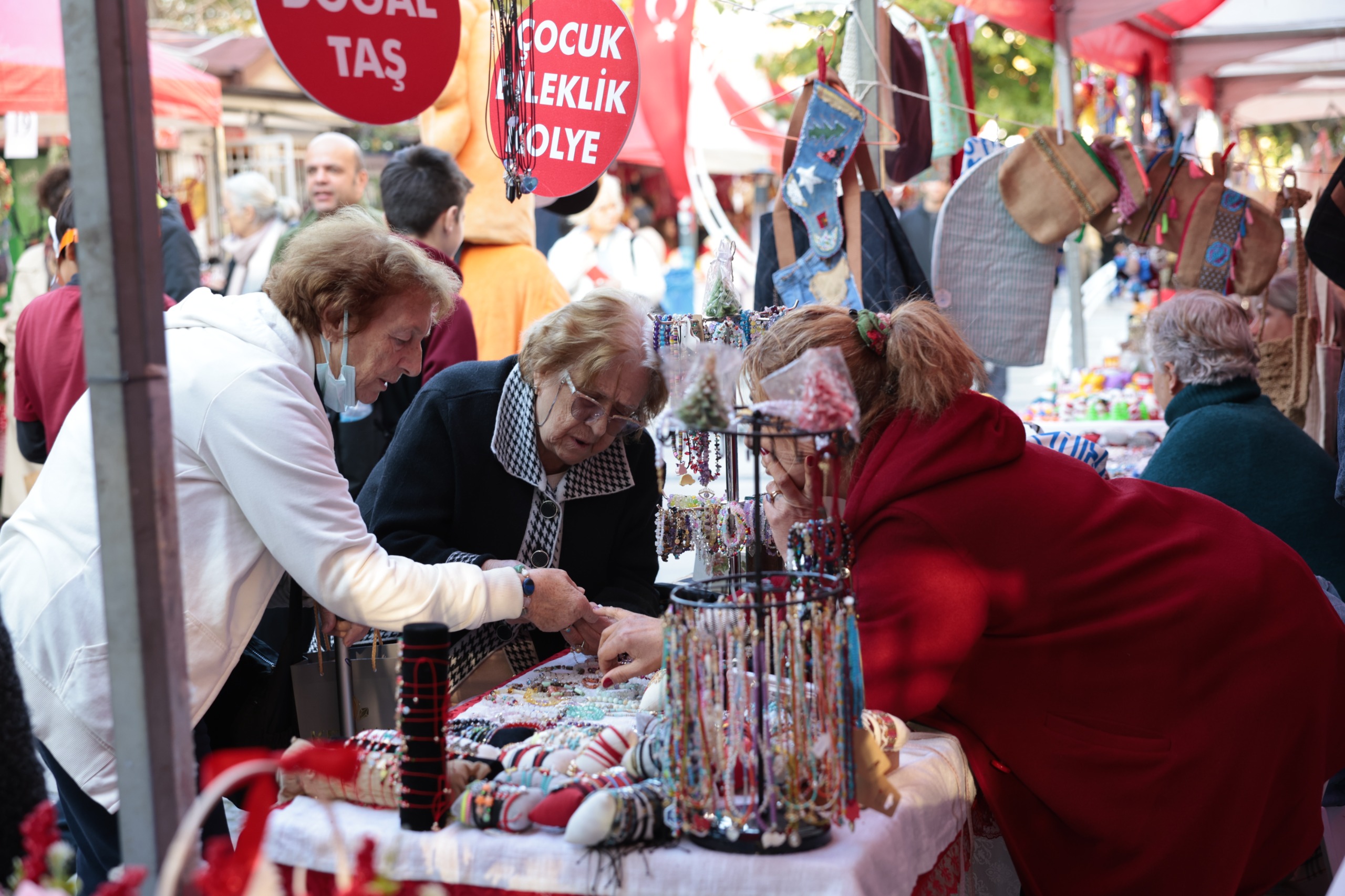 Konak’ta Yeni Yıl El Emeği Kermesi Başladı (3)
