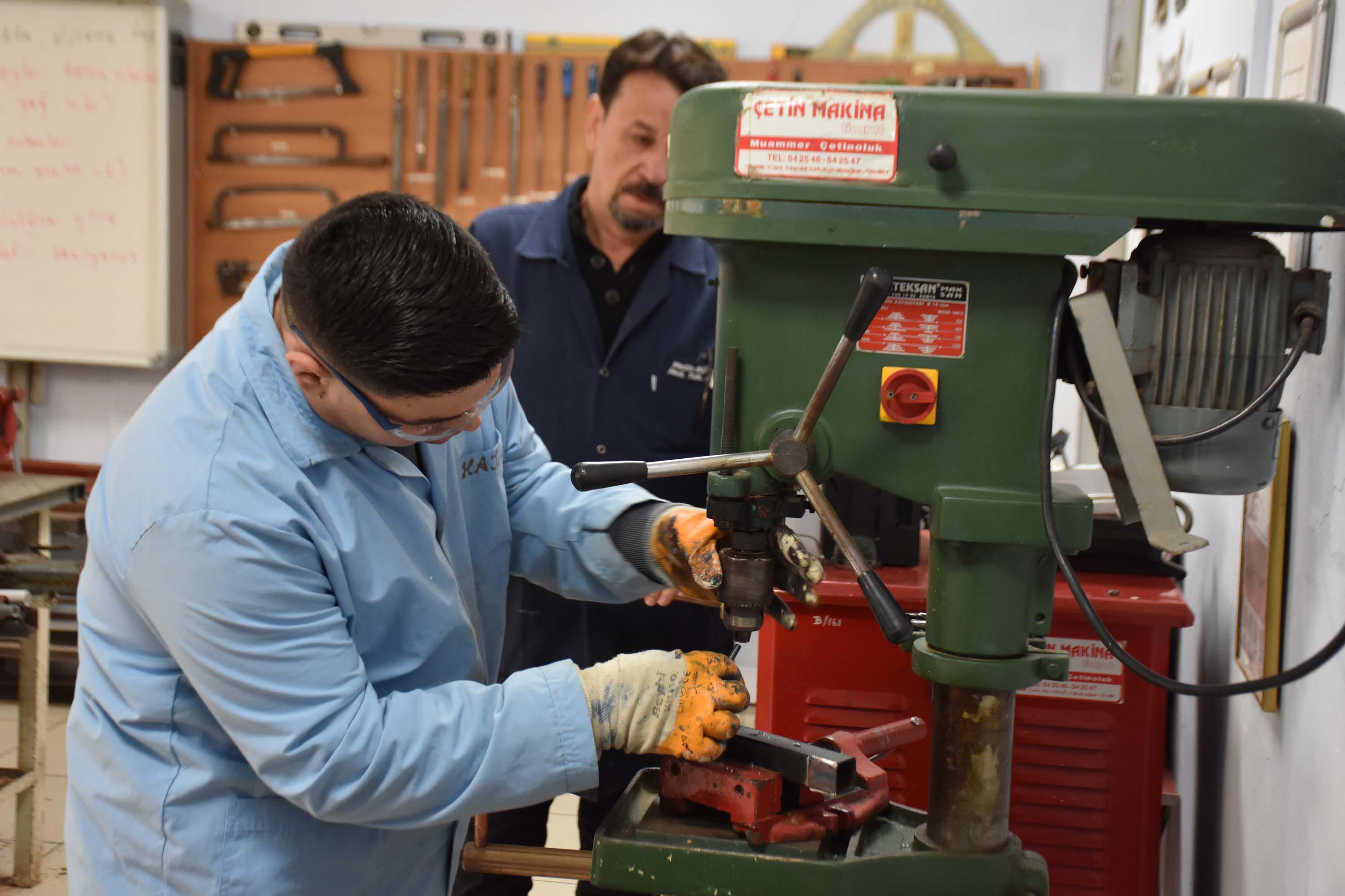 M E T A L O Z E L O G R E N C I L E R I N E L L E R I N D E S E K I L 1075793 319207