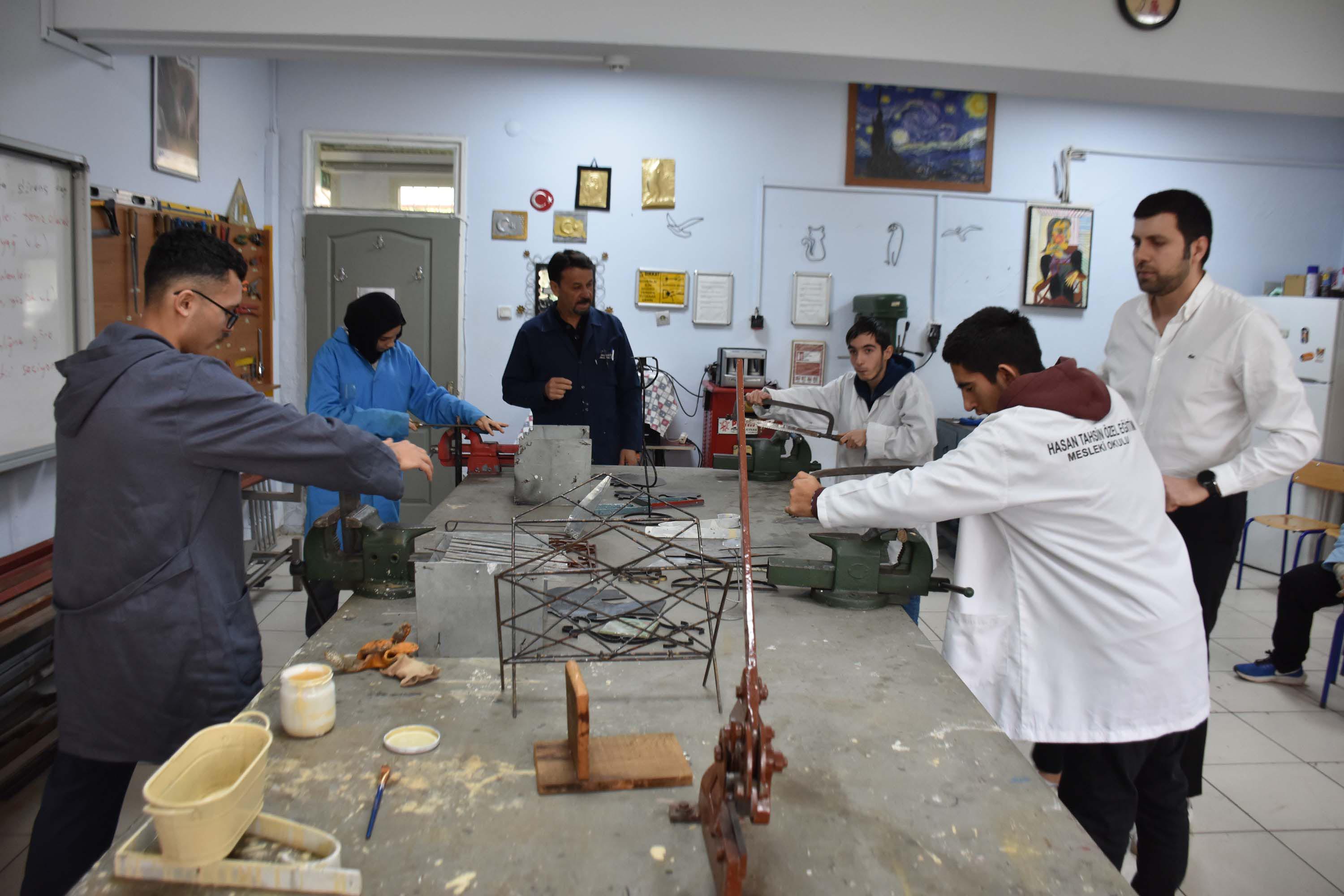 M E T A L O Z E L O G R E N C I L E R I N E L L E R I N D E S E K I L 1075795 319207