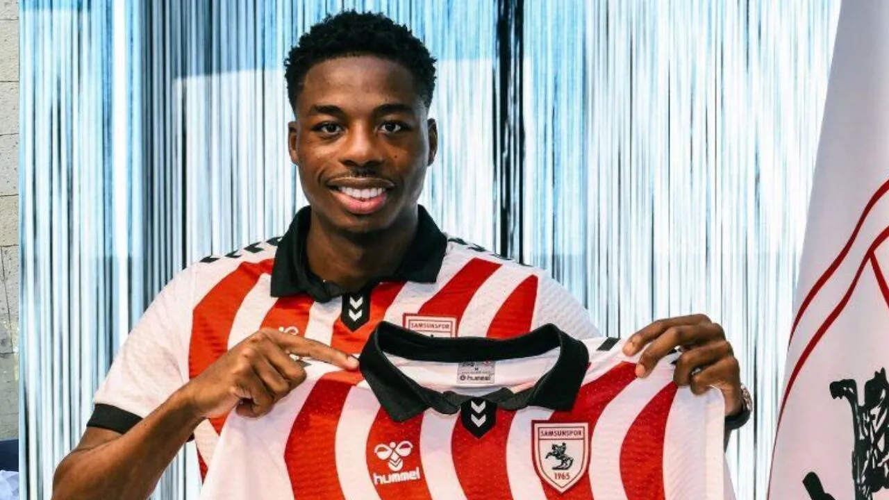 Super Ligin Yildiz Futbolcusu Olumden Dondu Araci Seyir Halindeyken Alev Aldi