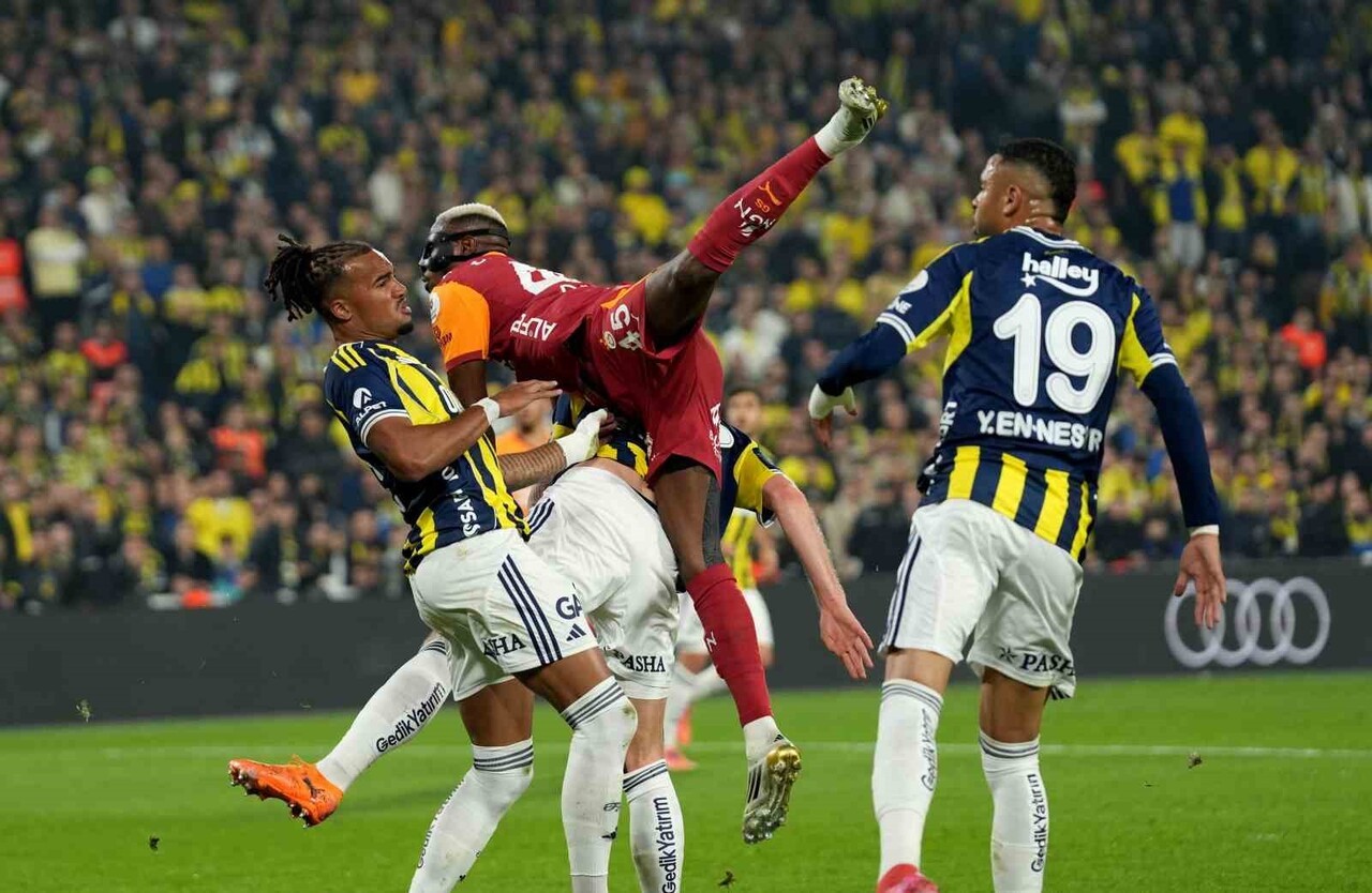 Trendyol Super Lig In 14 Haftasindaki Derbi Mucadelesinde Fenerbahce Sahasinda Galatasaray Ile 746280