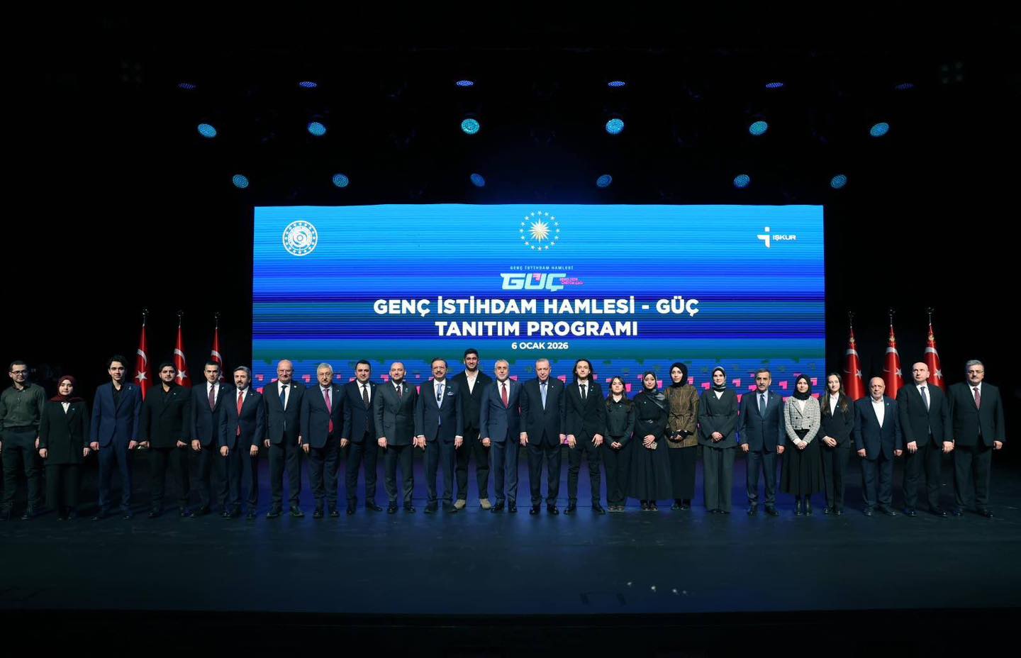 611793312 1403535061221054 1242461451593576002 N