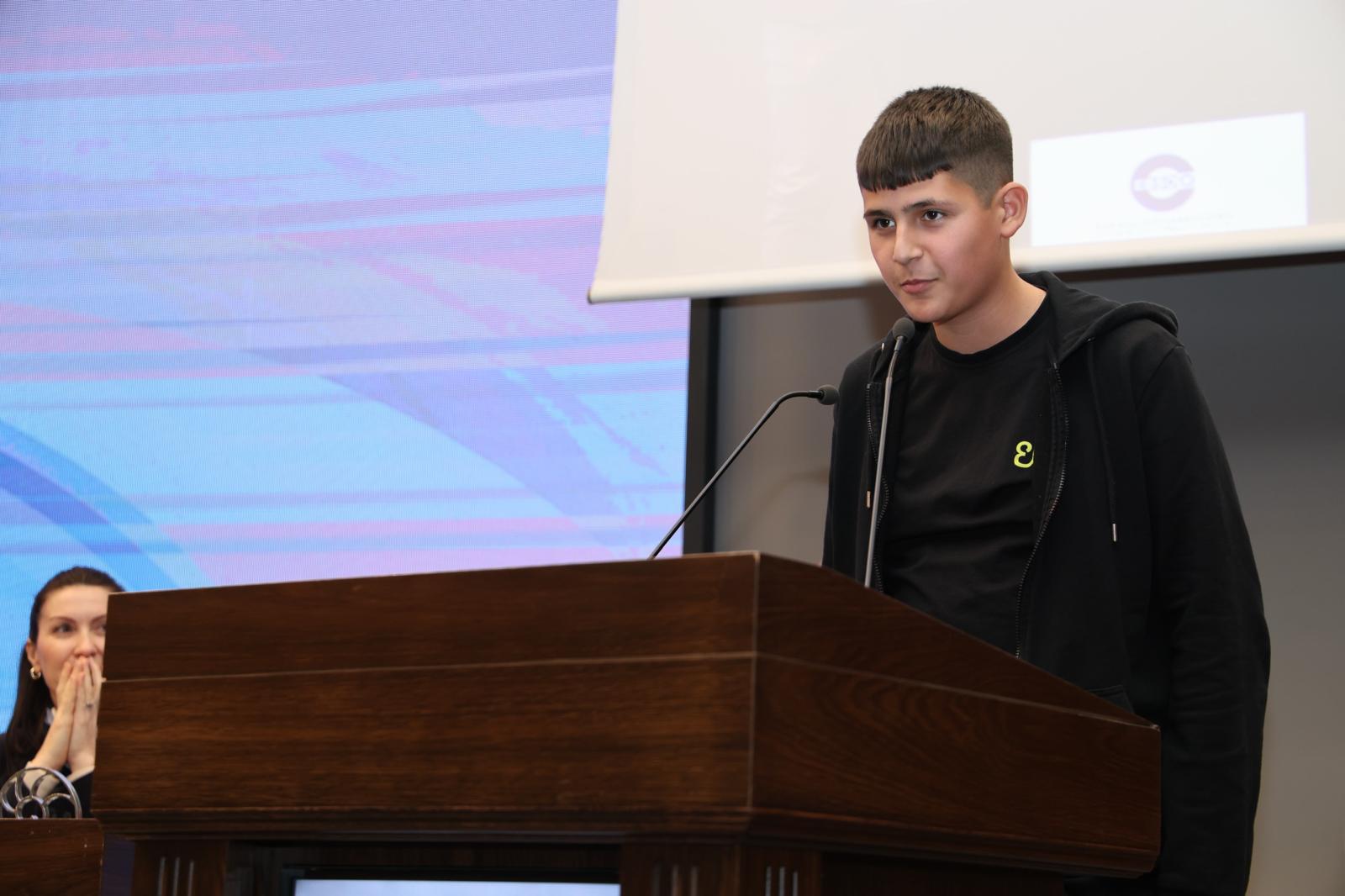 64Dad957 64Ef 4Afc A1F9 43A3E2F33Fae