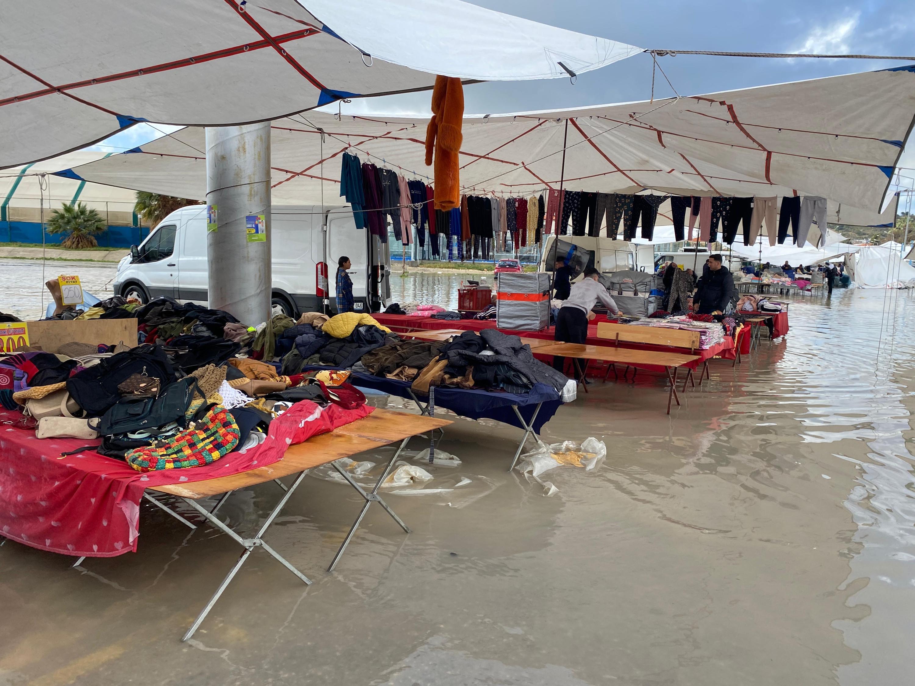 C E S M E D E S A G A N A K E T K I L I O L D U P A Z A R Y E R I 1132779 336307