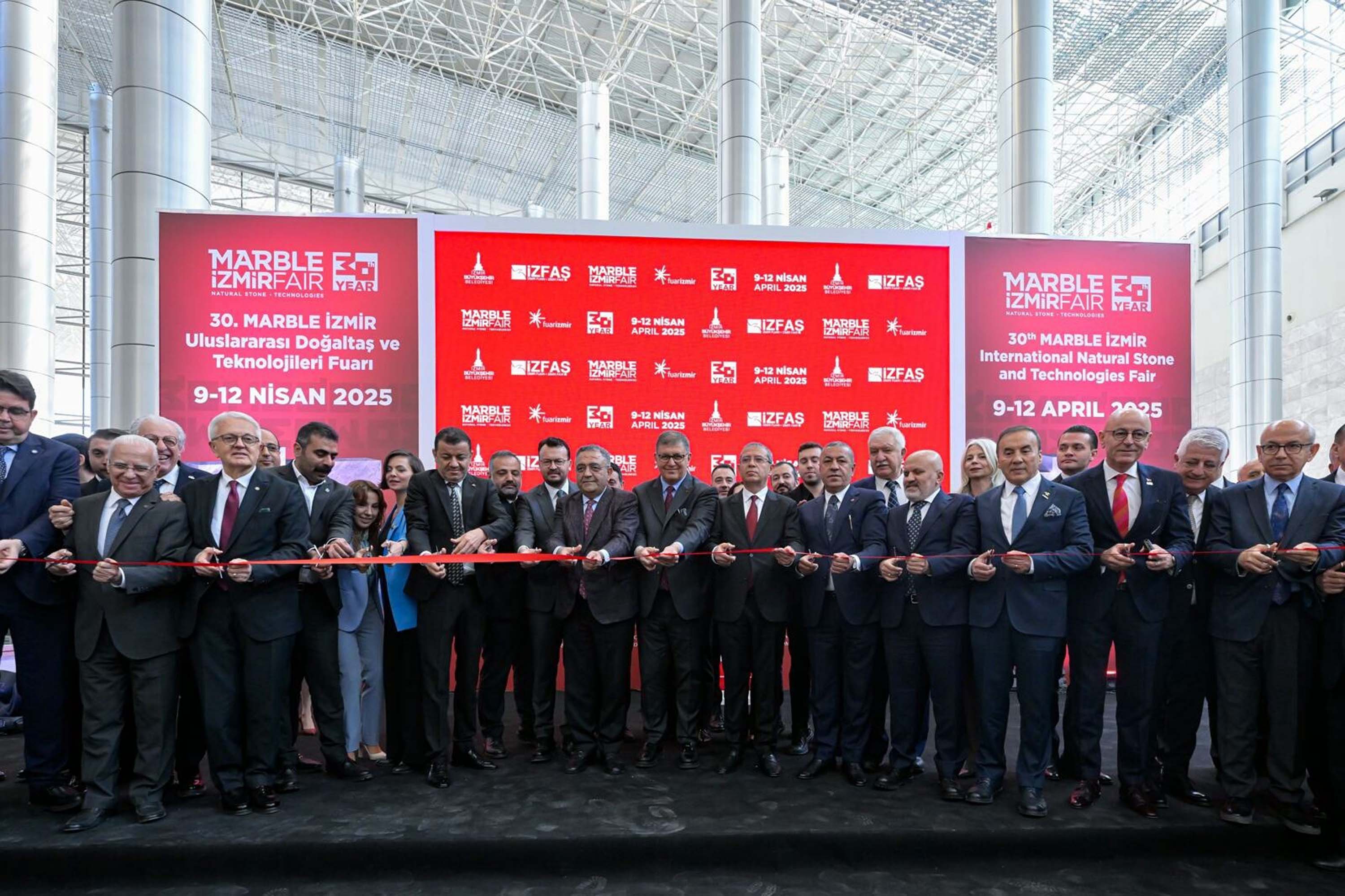 F U A R L A R I Z M I R E K O N O M I S I N E G U C K A T I Y O R 1114279 330793