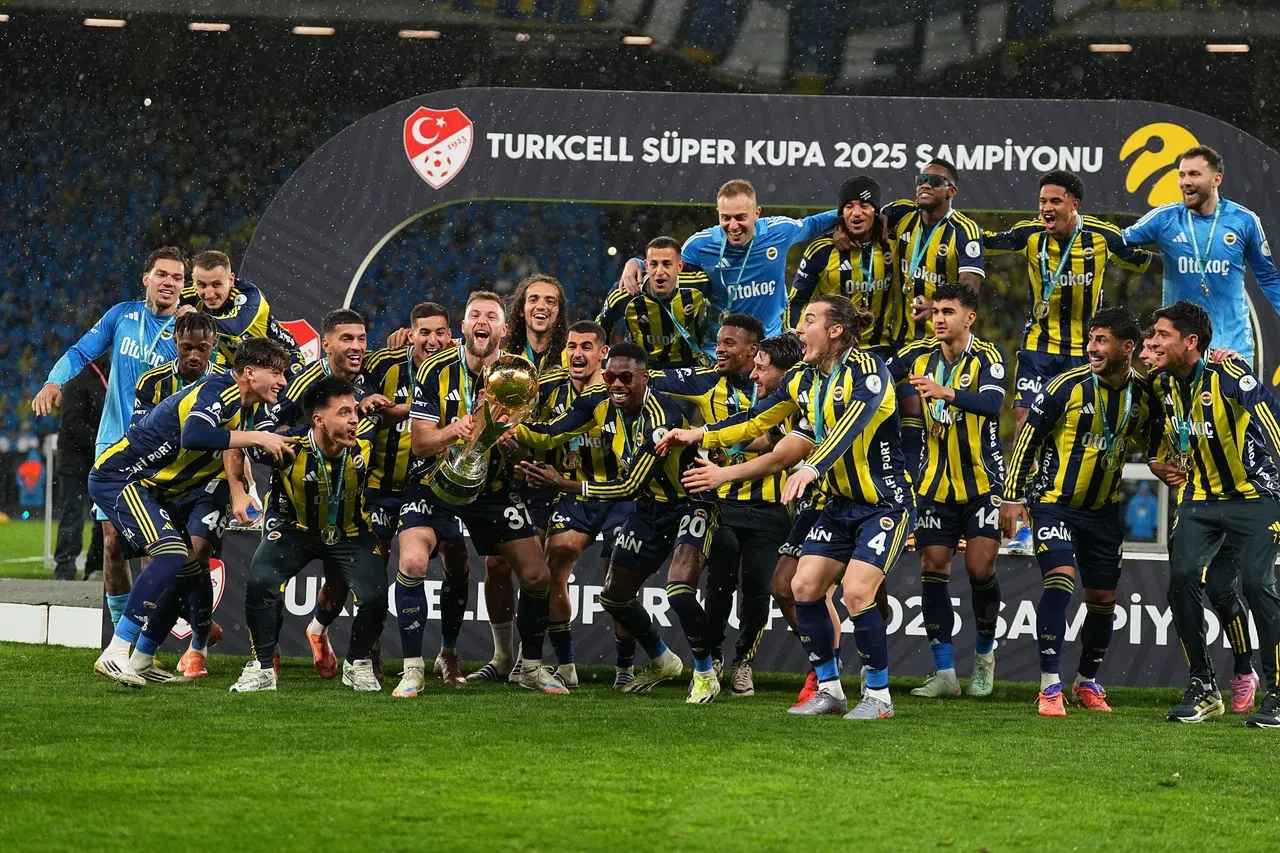 Fenerbahce Beyoglu Yeni Carsiya Konuk Oluyor Mac Oncesi Muhtemel 11Ler 3276362 202601141014 2