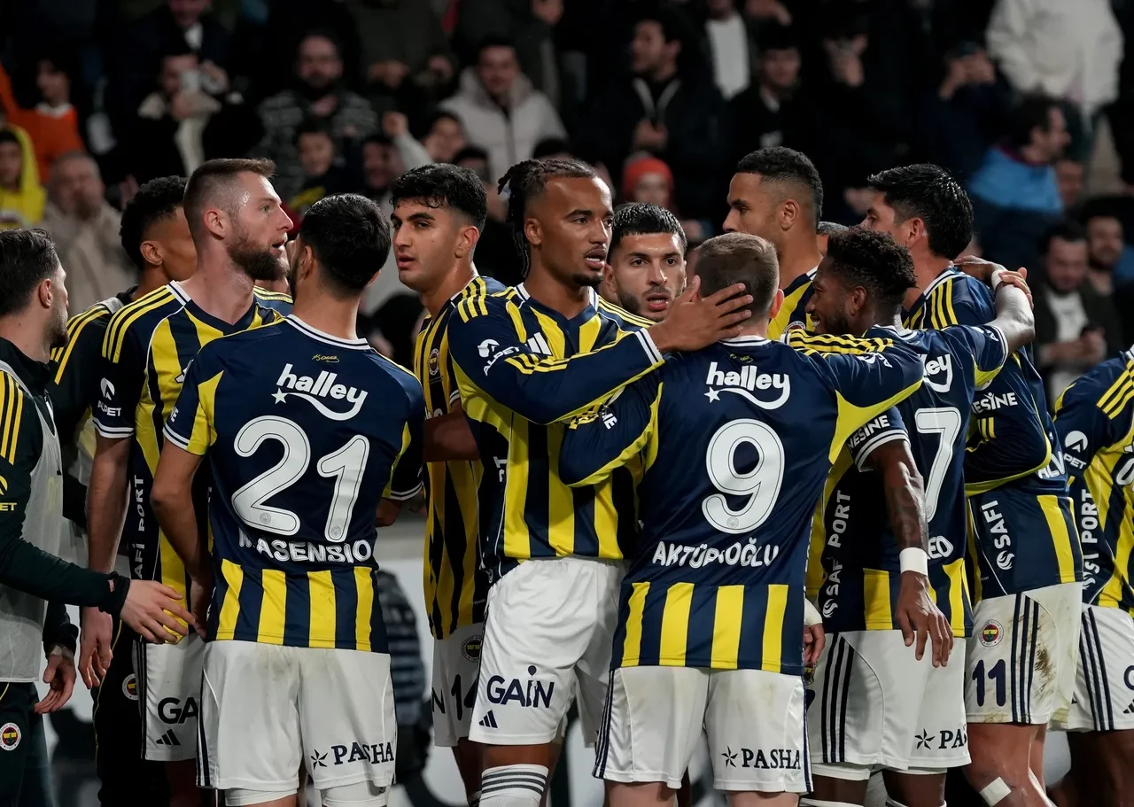 Fenerbahce Ile Samsunspor Final Icin Sahaya Cikiyor Dev Mac Oncesi Muhtemel 11Ler 3274831 202601060949 2
