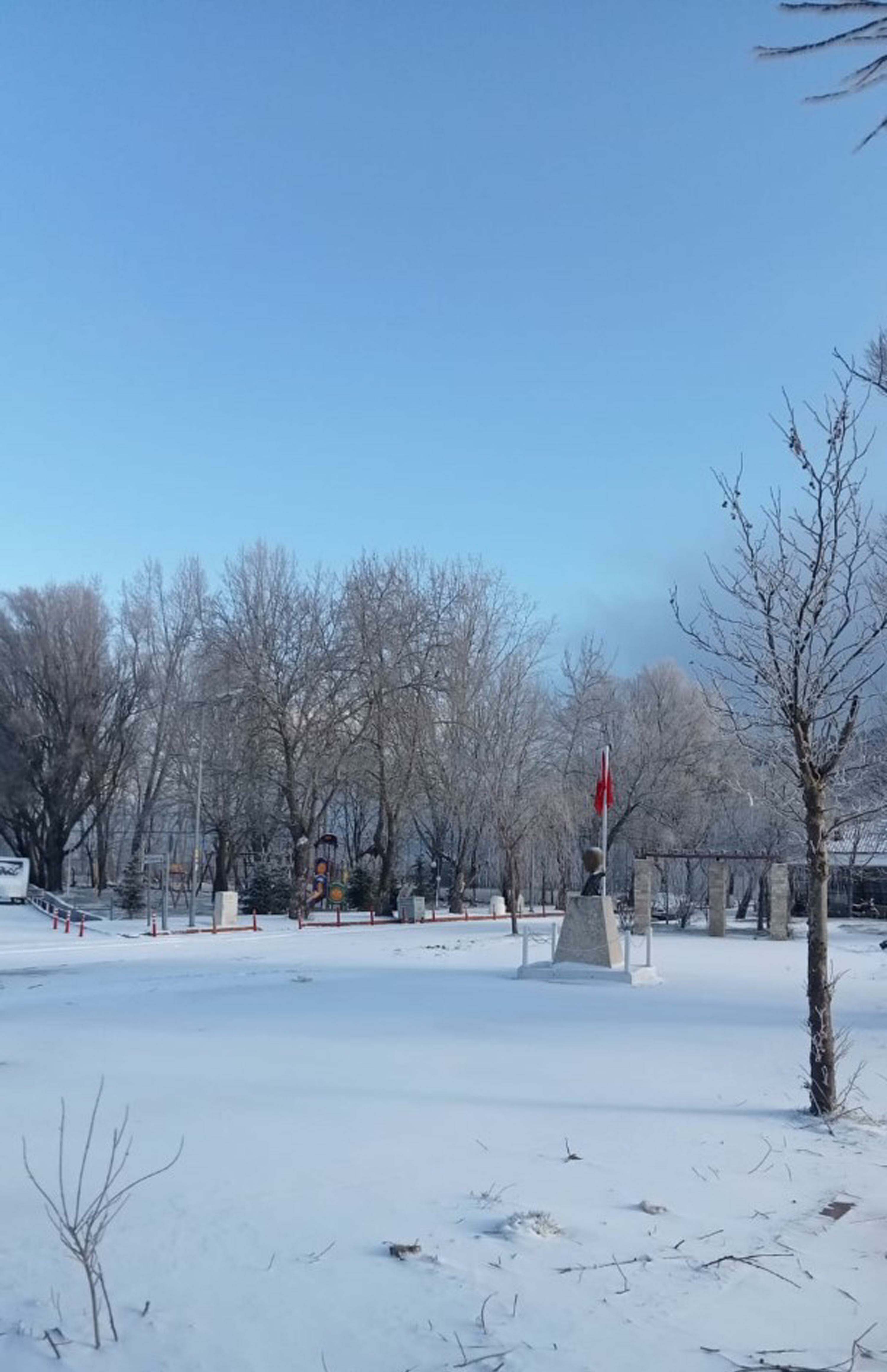 G O L C U K V E B O Z D A G Y A Y L A L A R I B E Y A Z O R T U Y L E 1112938 330391