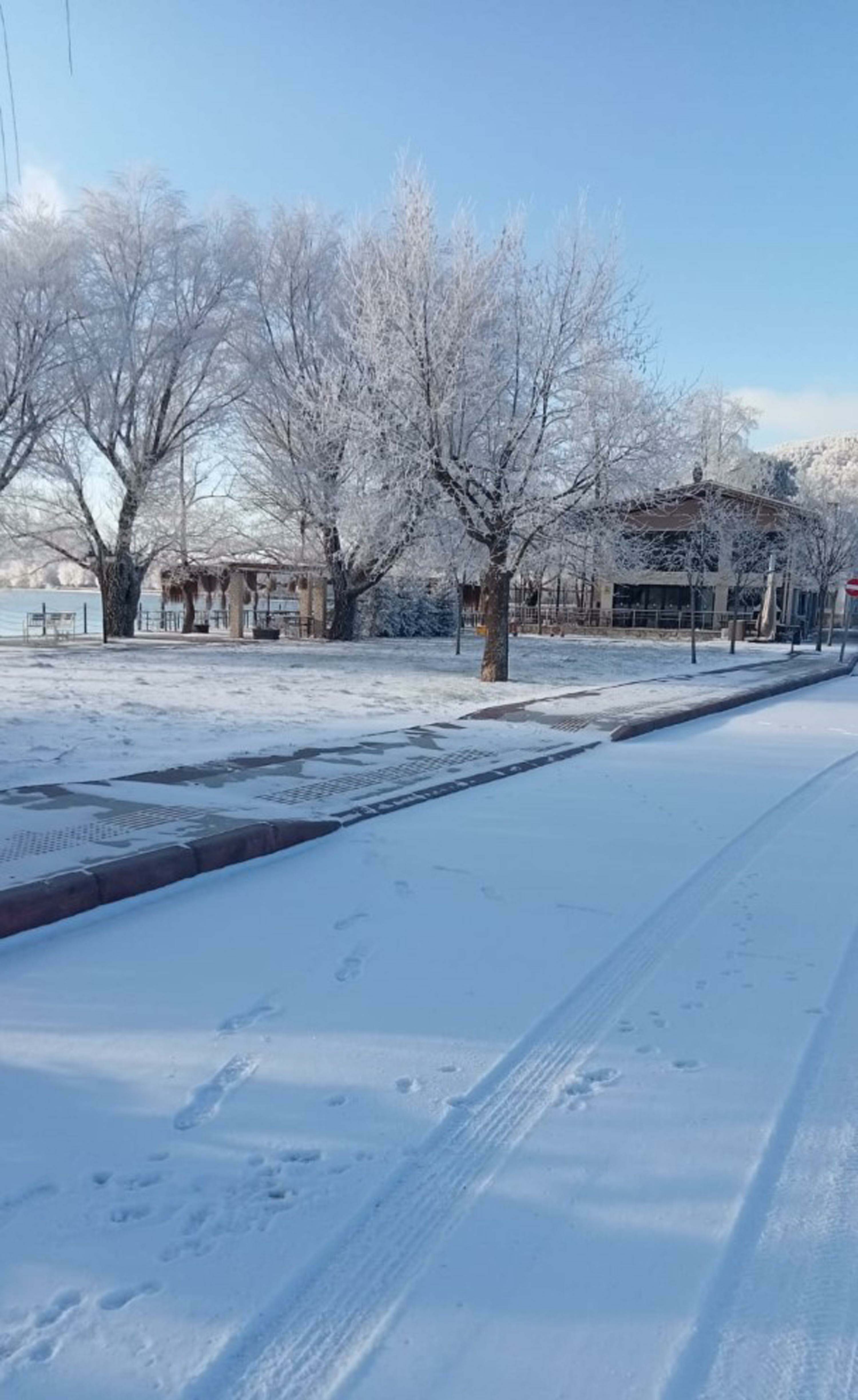 G O L C U K V E B O Z D A G Y A Y L A L A R I B E Y A Z O R T U Y L E 1112944 330391