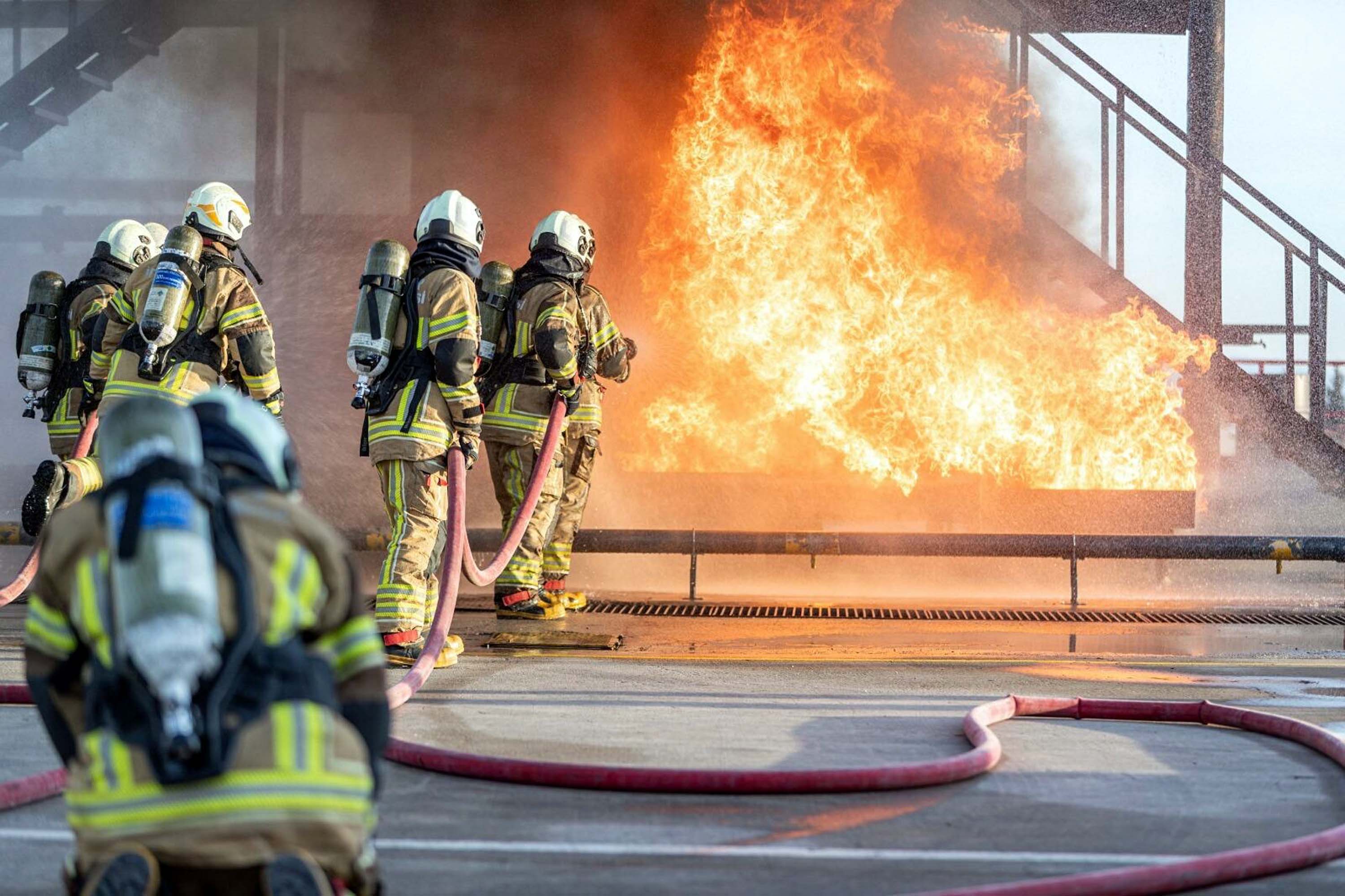 I Z M I R B U Y U K S E H I R B E L E D I Y E S I N D E N I T F A I Y E 1142817 339339