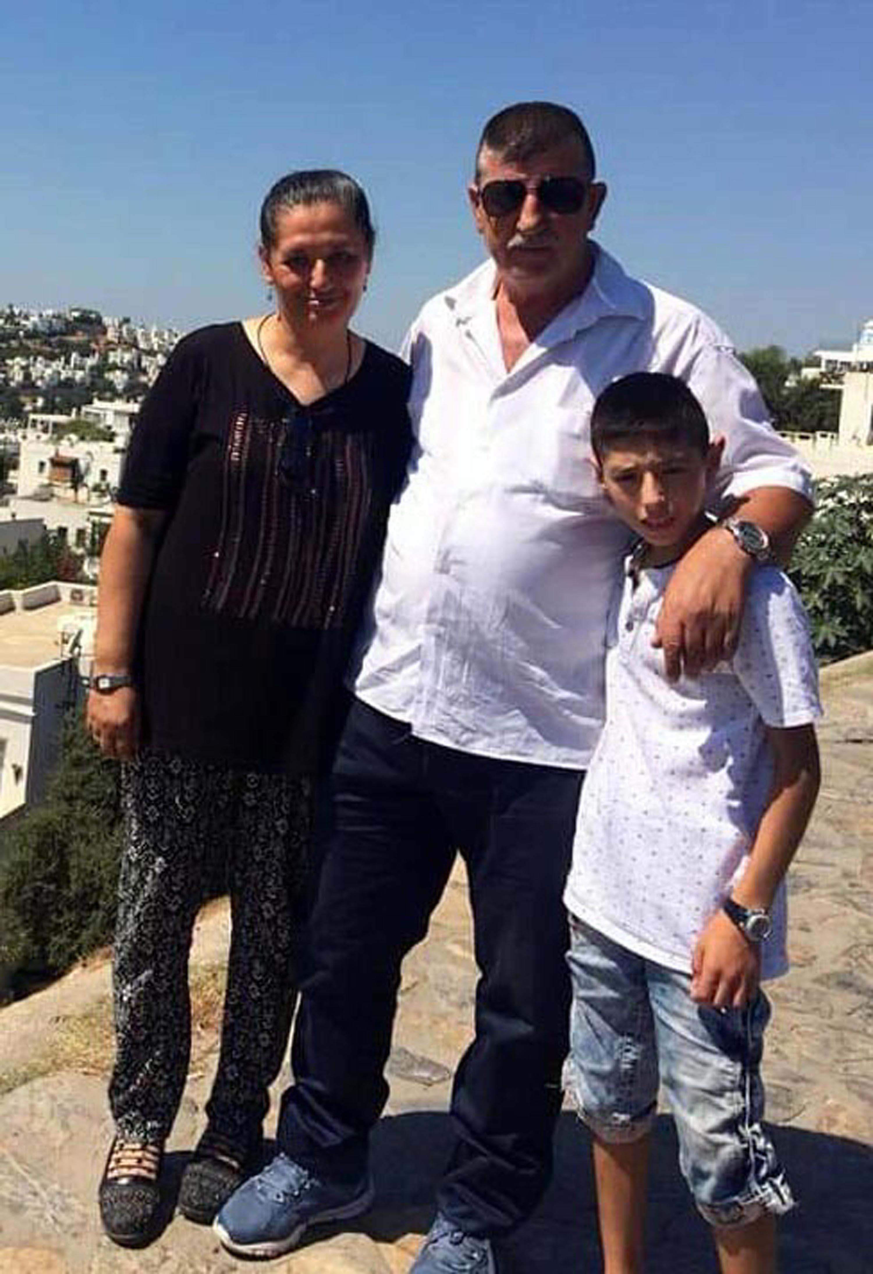 I Z M I R’ D E 5 K I S I N I N O L D U G U M A K A S K A Z A S I 1138837 338115