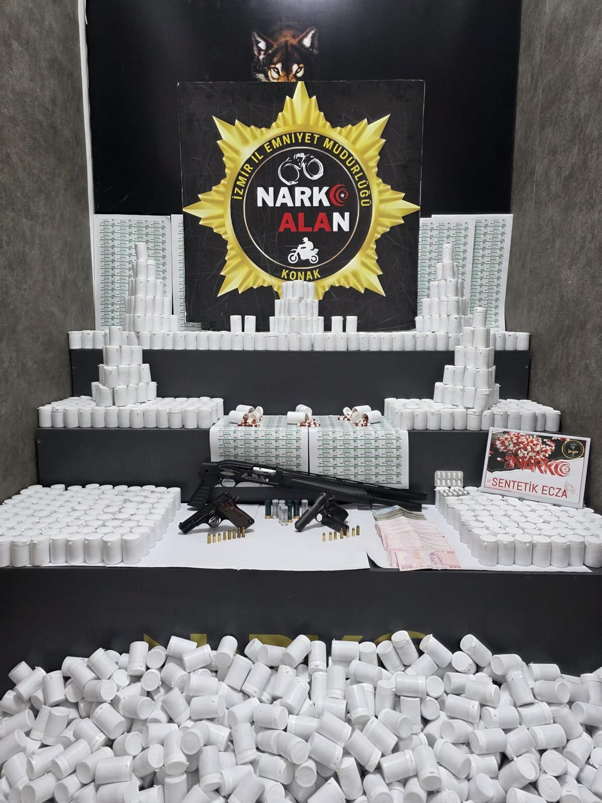 I Z M I R D E U Y U S T U R U C U O P E R A S Y O N U N D A 3 G O Z A 1107338 328759