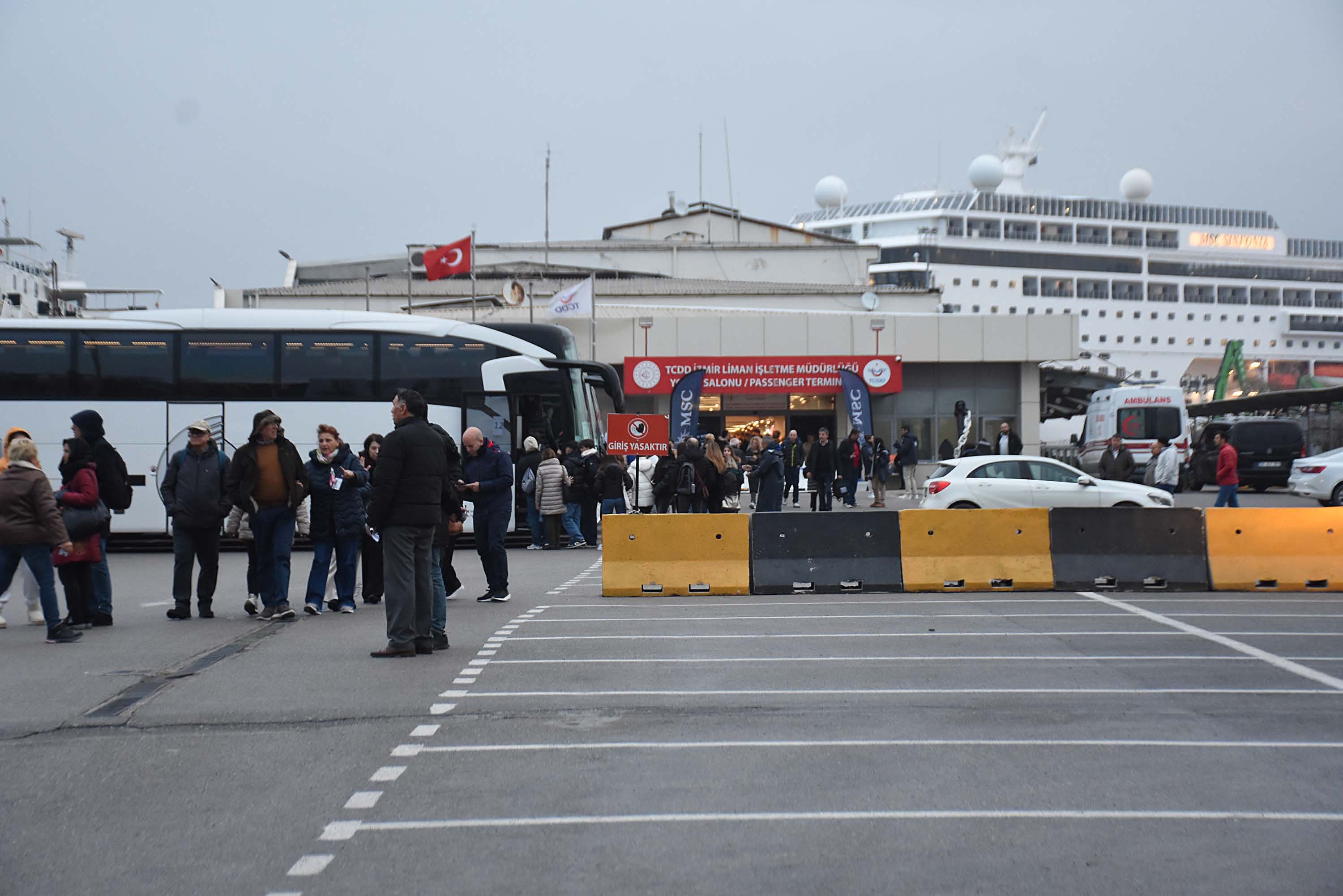 I Z M I R E O C A K A Y I N D A D E N I Z D E N 8 B I N 858 Y 1142803 339337