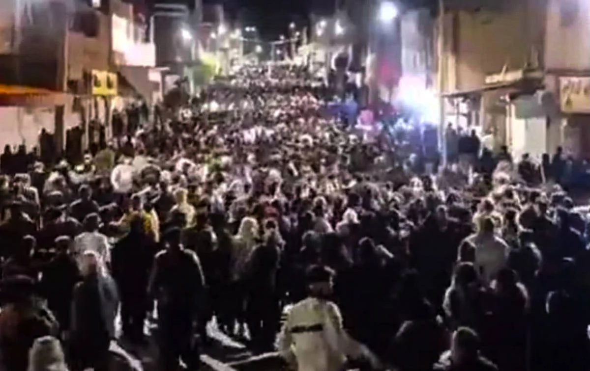 Iran Protestolari Yabanci Soylemler E Baglayan Asker Ve Yargiclar Halki El Kesmek Le Tehdit Ediyor