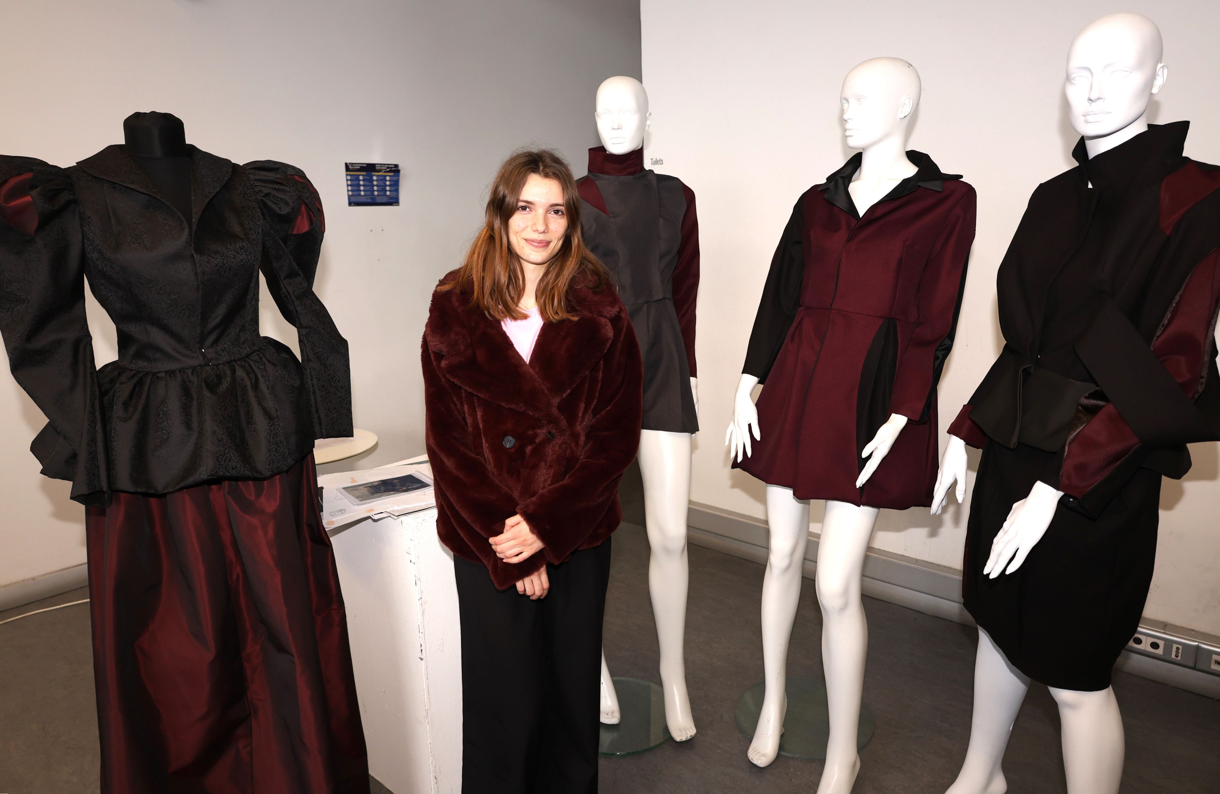 İzmir Ekonomi Üniversitesi (İeü) Tekstil Ve Moda Tasarımı Bölümü 4’Üncü Sınıf Öğrencileri, Sanat Tarihinde Iz Bırakan Ressamların Eserlerinden Ilham Alarak Özel Bir Koleksiyon Oluşturdu.2