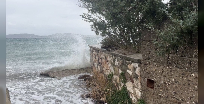 Izmir In Incisi Karaburun Da Firtina Kabusu Dev Dalgalar Tekneleri Yuttu 1769702516