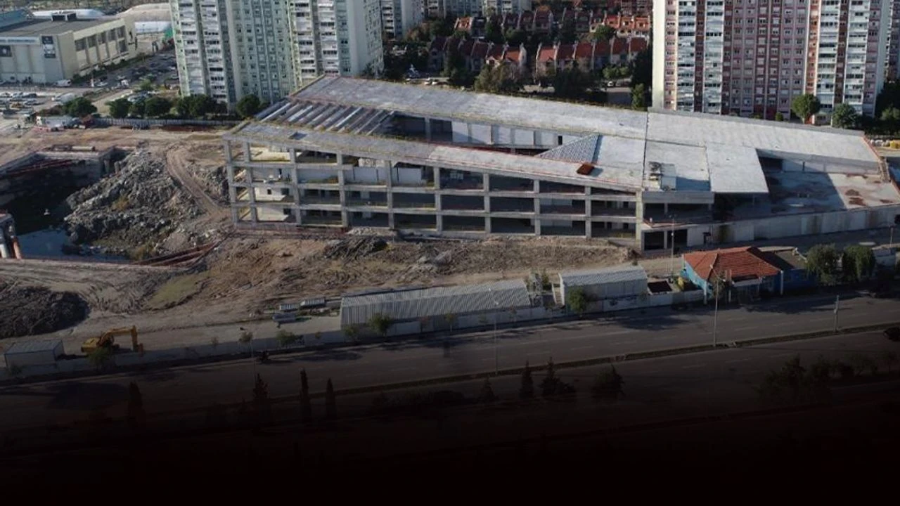 Izmirin Opera Binasi Baska Bahara Kaldi Tasarruf Genelgesine Takildi 1