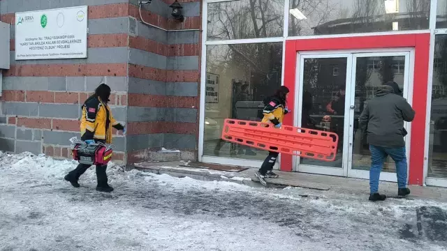 Kars Ta 2 Gundur Kayip Olan Savas Guzel Asansor 19516789 2624 M