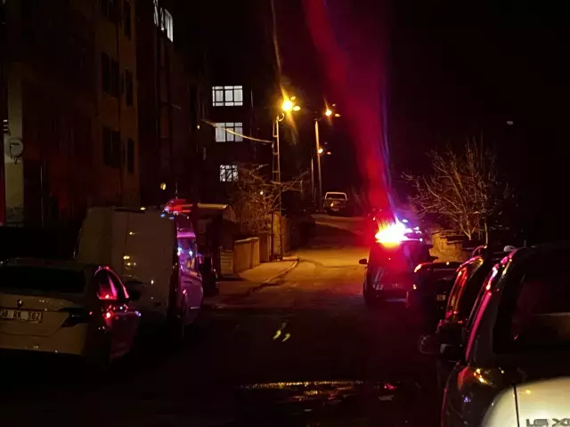 Kendisinden 14 Yas Kucuk Erkek Arkadasini Bicakla 19451182 3715 M