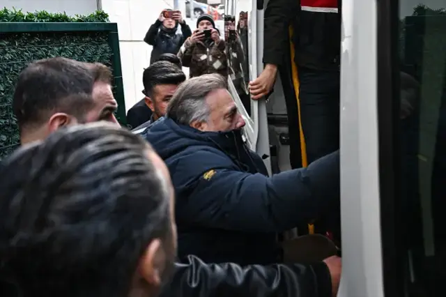 Oktay Kaynarca Ve Emel Muftuoglu Adli Kontrolle 19458972 4602 M