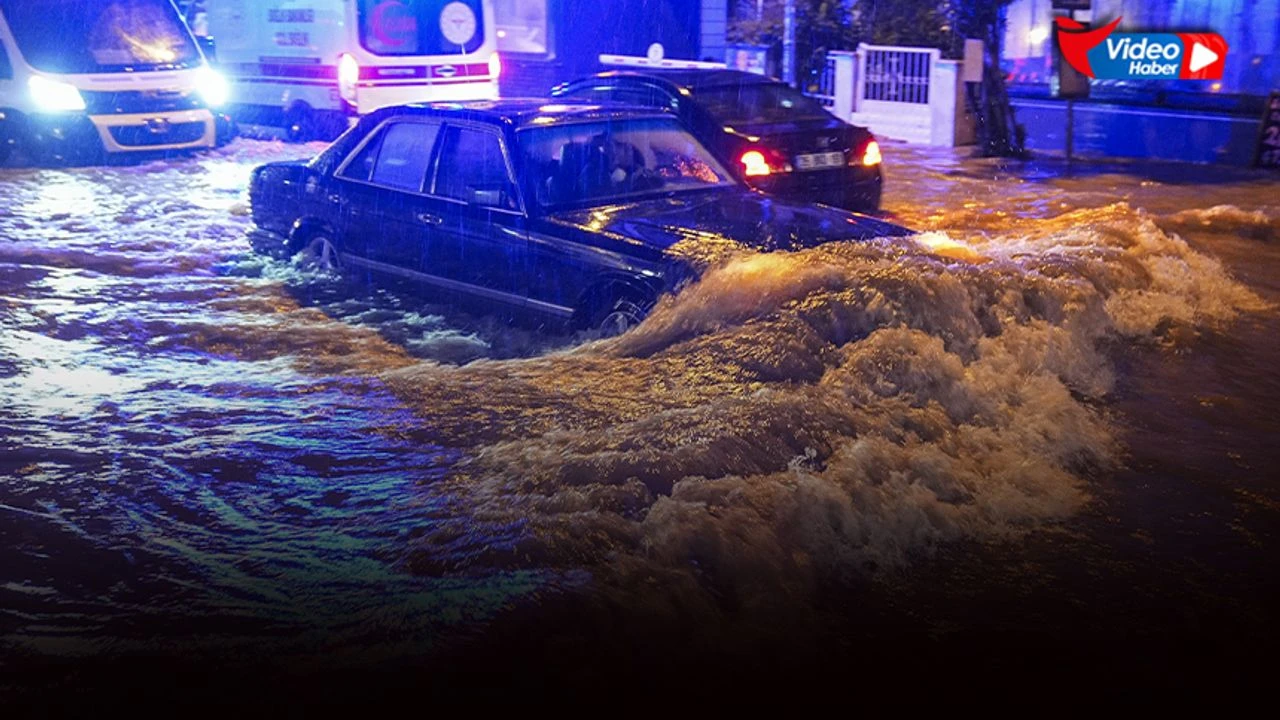 Siddetli Saganak Etkili Oldu Izmiri Sel Aldi 1-1