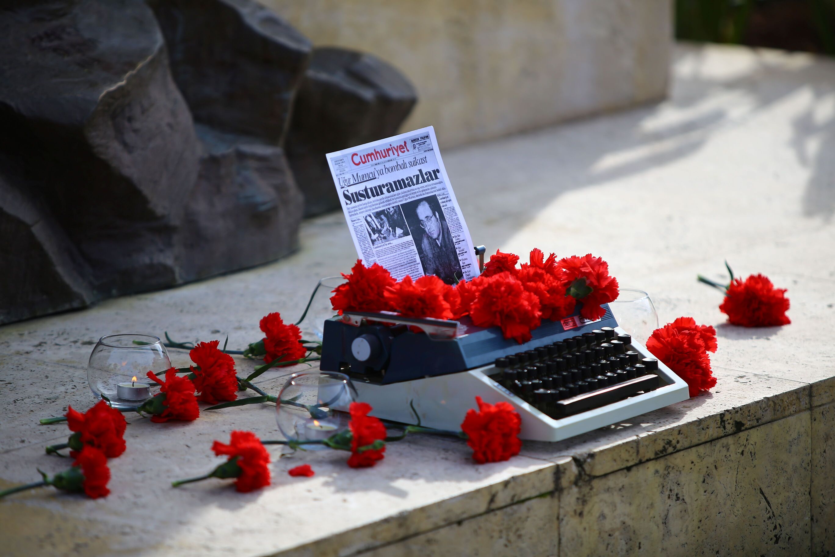 Uğur Mumcu Karabağlar'da Anılacak (2) (1)