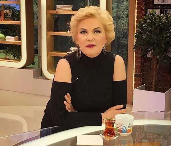 0X0 Muge Boz Dayanamadi Acikladi Meger 20 Yildir Bu Dertle Savasiyormus Vucudumdaki Izler 1771002038547