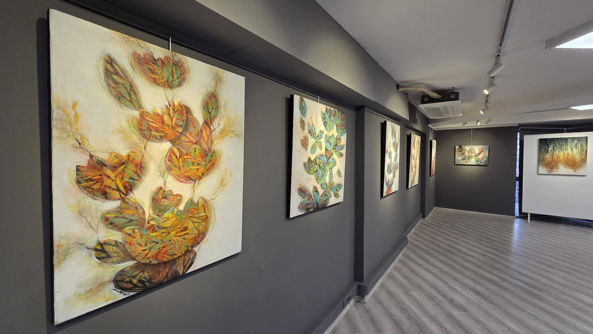 624357113 3299431183549621 7239874093889232221 N