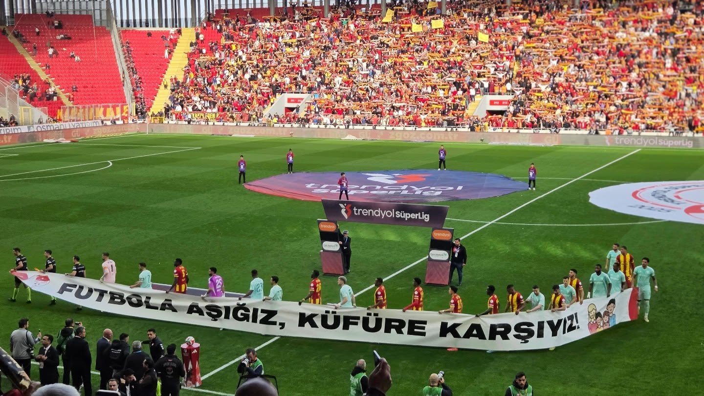 632319001 18561884449026775 5141225699638169437 N