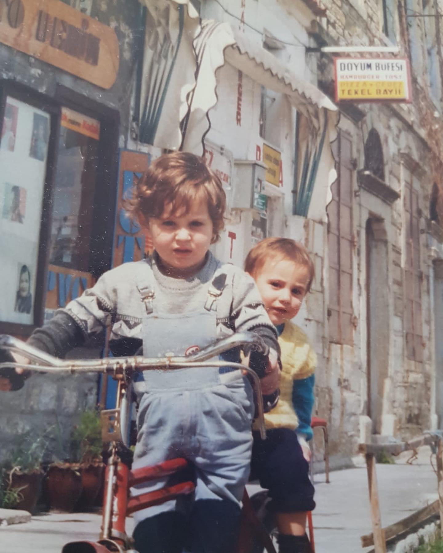 95618564 2869592876481339 6650224973401030656 N