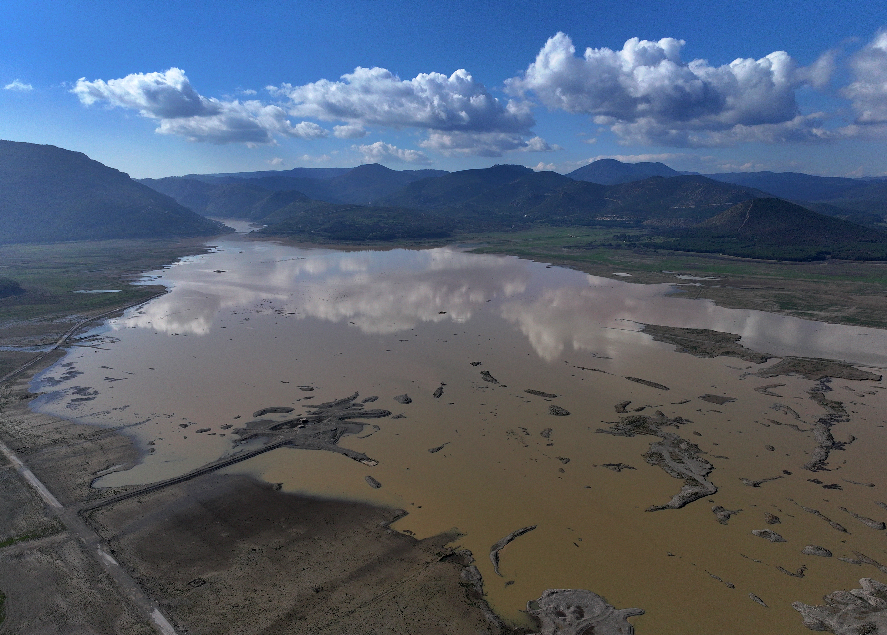 A A 20260204 40454139 40454135 I Z M I R O C A K T A S O N 88 Y I L I N E N Y U K S E K I K I N C I Y A G I S I N I A L D I