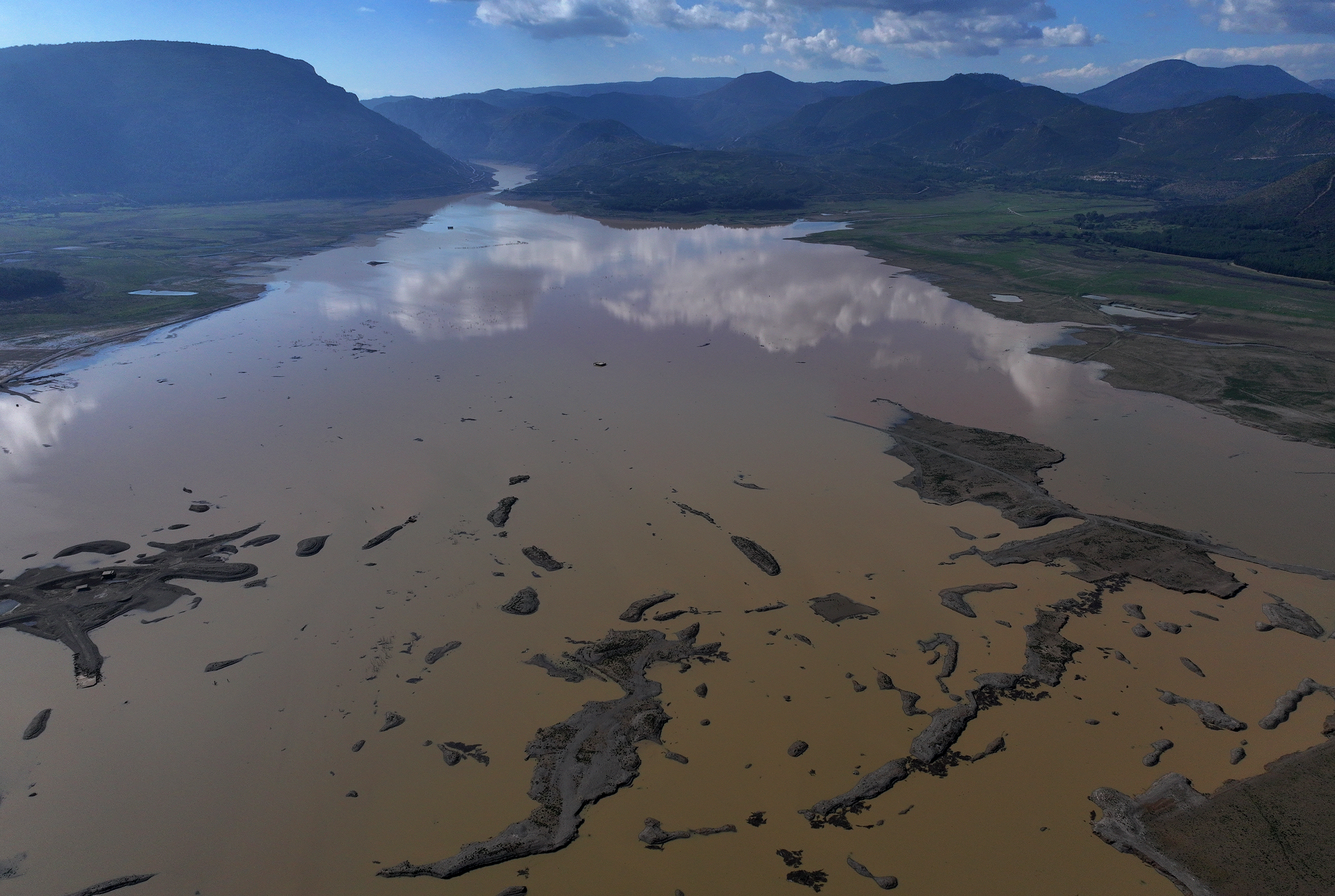 A A 20260204 40454139 40454138 I Z M I R O C A K T A S O N 88 Y I L I N E N Y U K S E K I K I N C I Y A G I S I N I A L D I