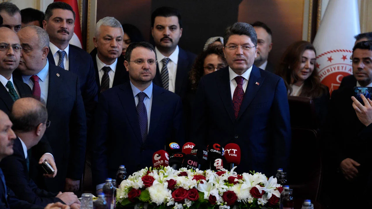 Adalet Bakanligi Gorevini Teslim Alan Akin Gurlek Hangi Mesajlari Verdi