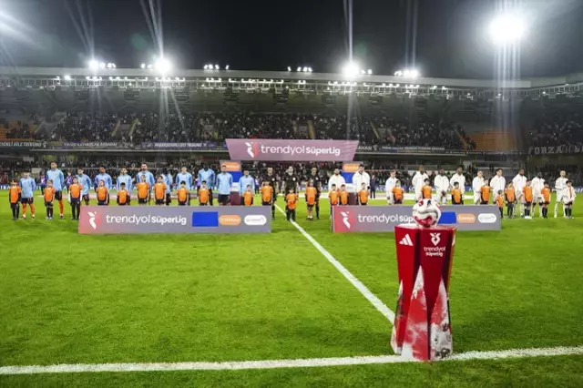 Besiktas Rams Basaksehir I 90 7 De Yikti 19570708 9382 M