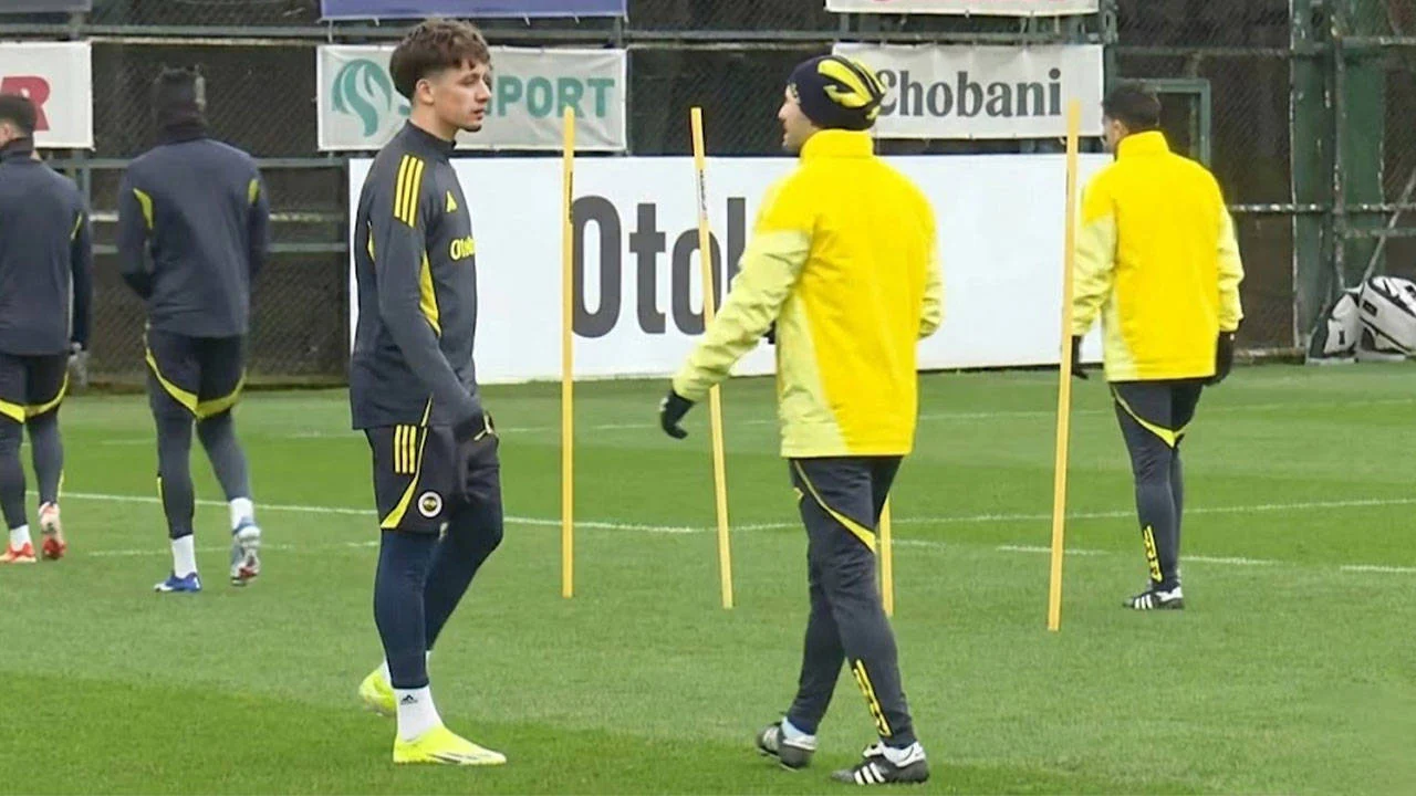 Cagri Hakan Balta Resmen Fenerbahce De Antrenmana Cikti