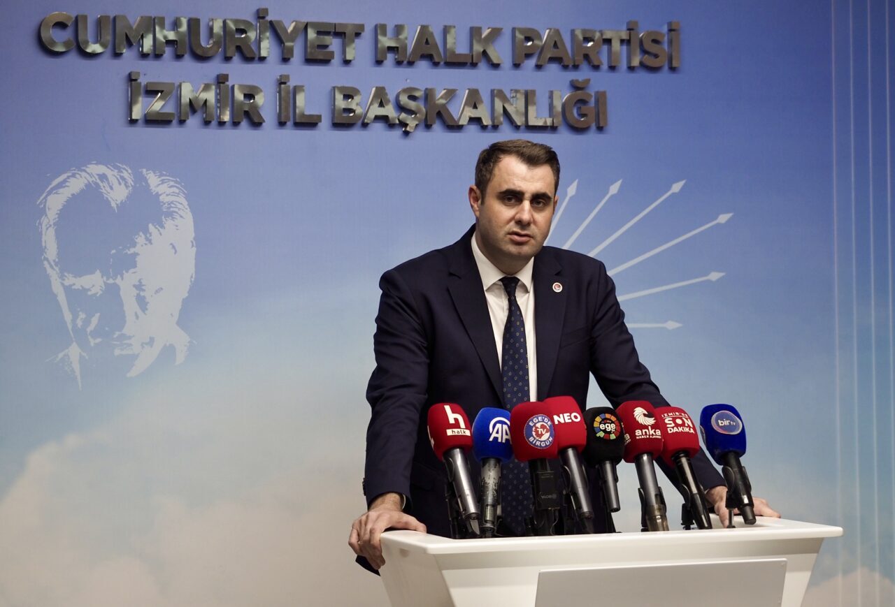 Chp Izmir Il Baskani Cagatay Guc Basin Toplantisi Duzenledi 28A4C16Da586