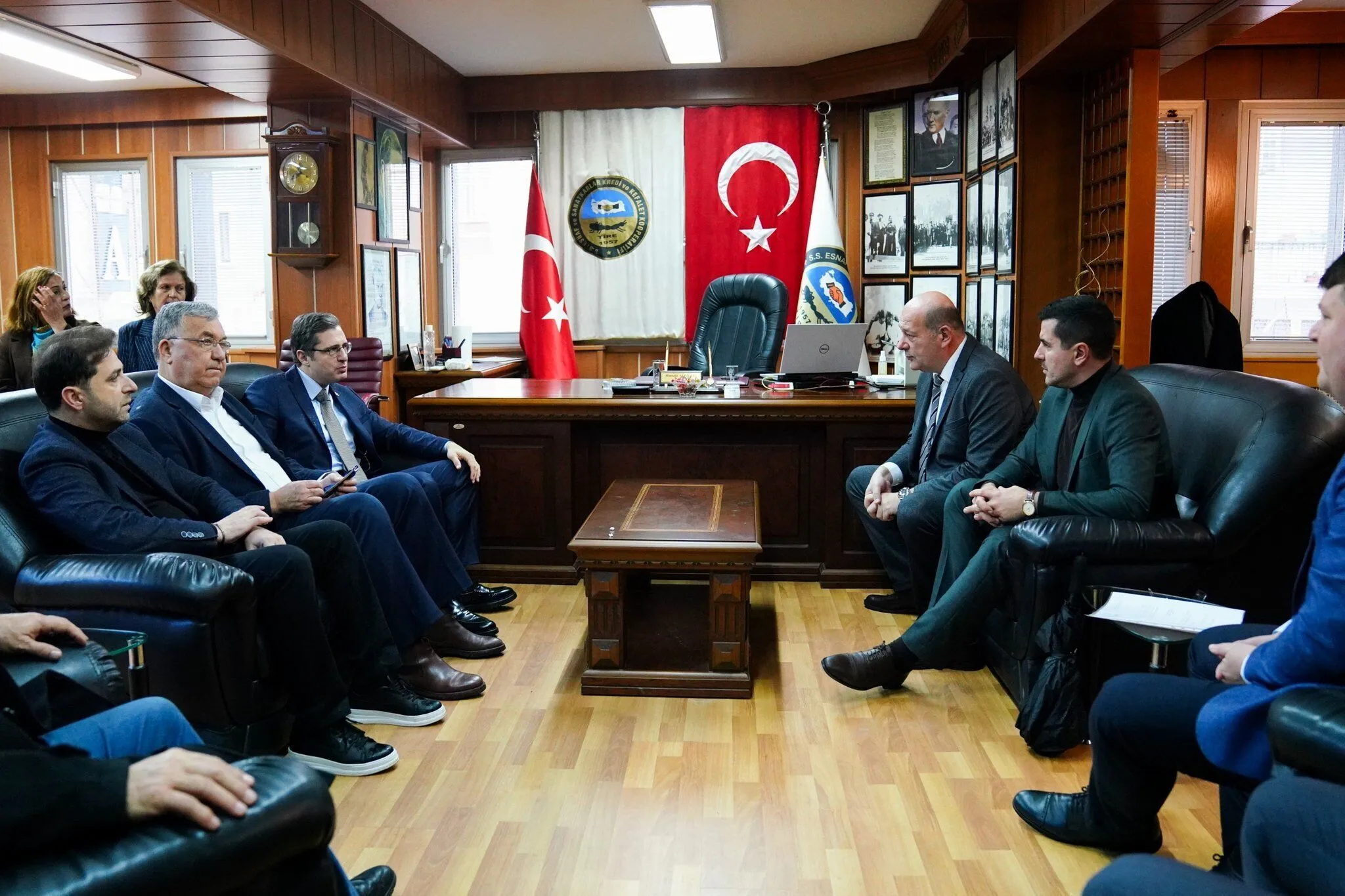 Deniz Yucel Tirede Esnaf Ve Ureticilerle Bulustu Dayanisma Ve Ortak Akilla Calismayi Surdurecegiz 3