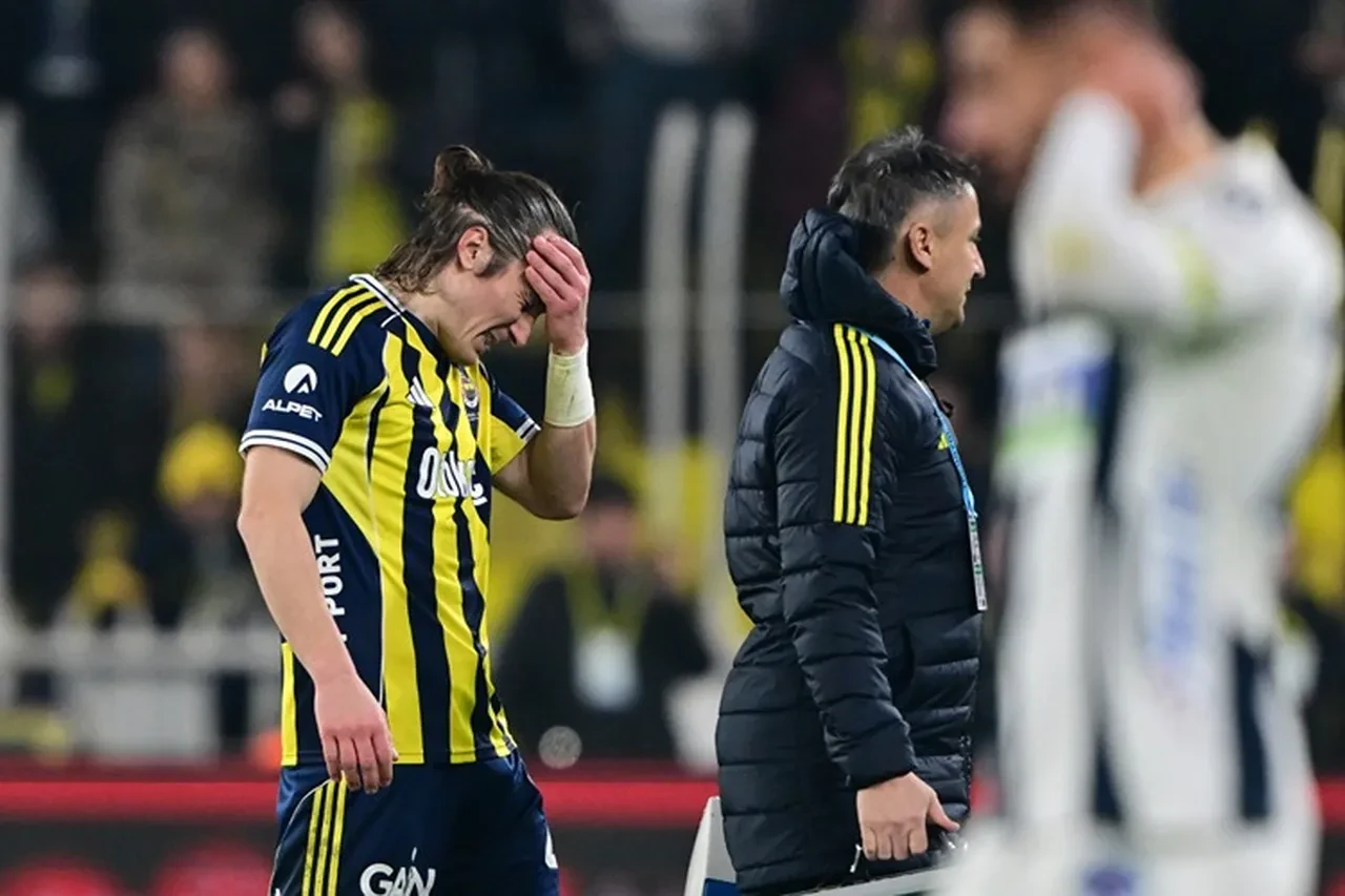 Fenerbahcede Surpriz Ayrilik Karari Kasimpasa Maci Sonrasi Ipler Koptu Yildiz Isimle 3284213 202602241012 4