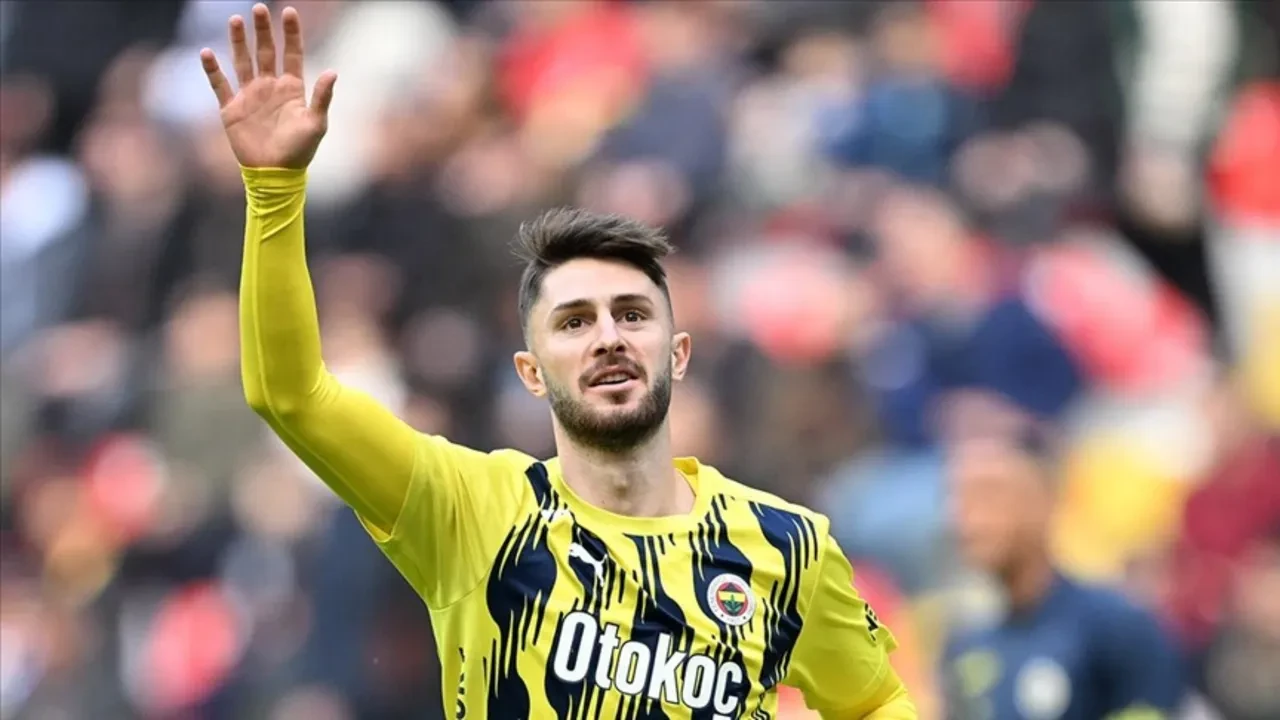 Fenerbahcede Transfer Depremi Tedesco Kapiyi Kilitledi Tam 6 Yildiz Icin Karar Verild 3281715 Photogallery 6