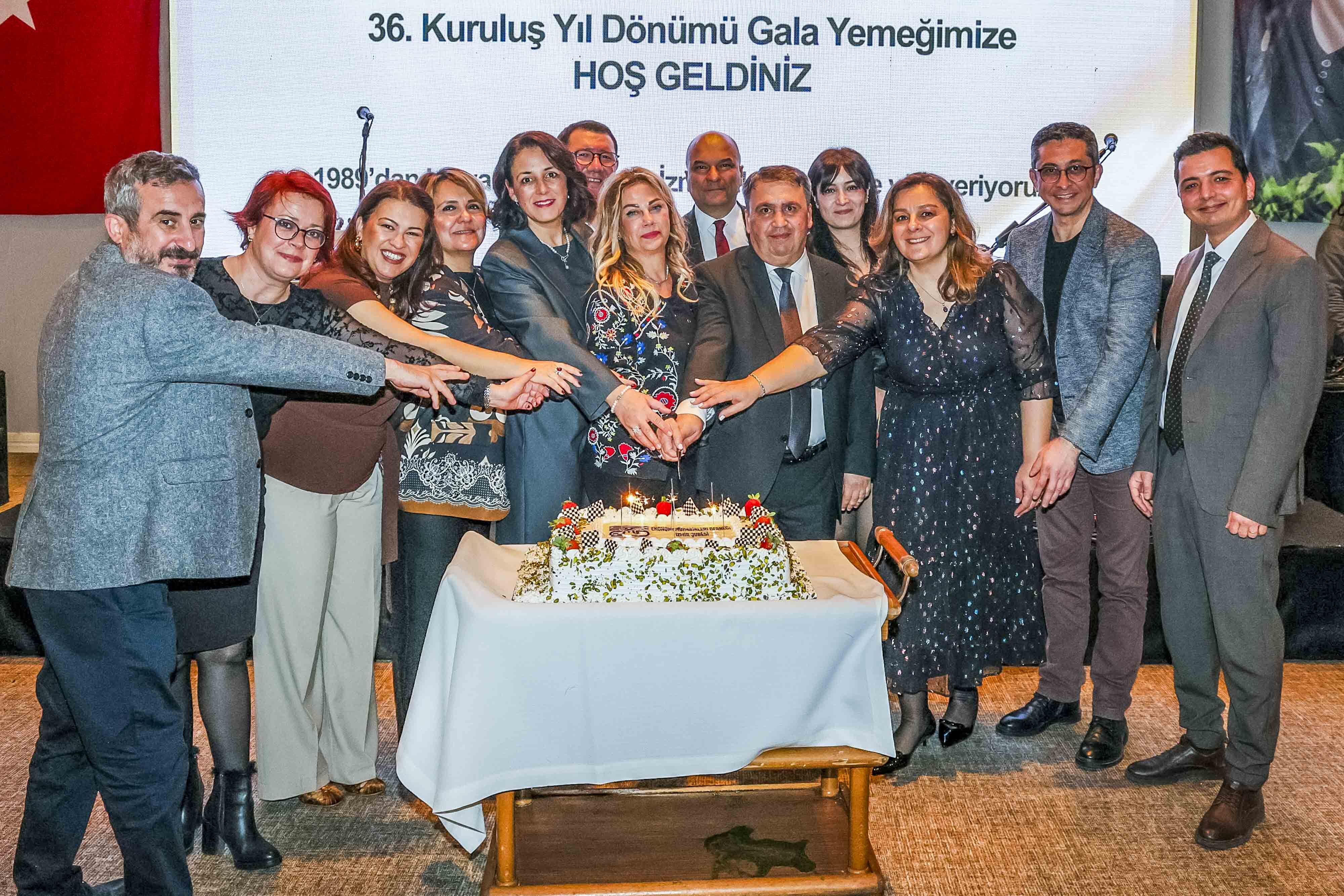 EMD İzmir Şubesi, yıl dönümünü Foça’da kutladı