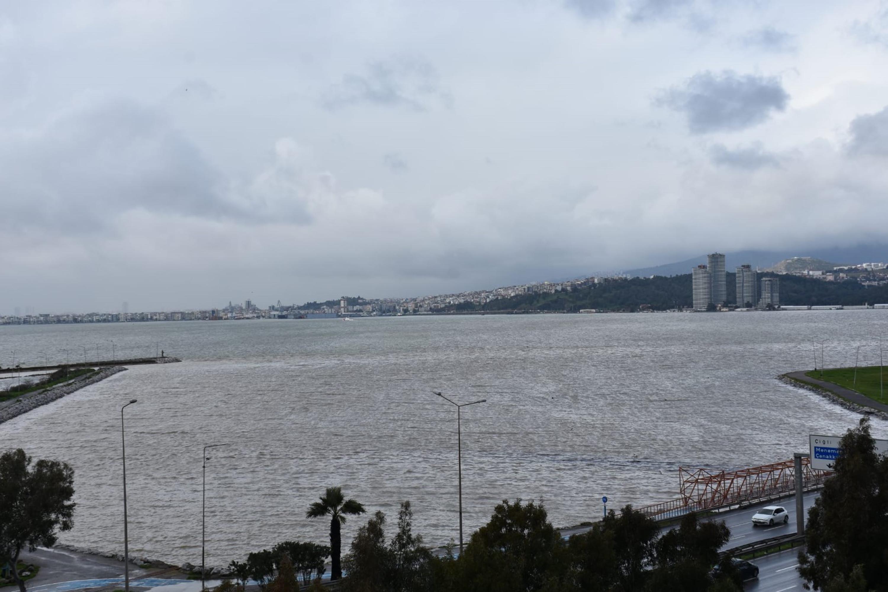 I Z M I R’ D E S A G A N A K D E N I Z I N R E N G I D E G I S T I 1146586 340450