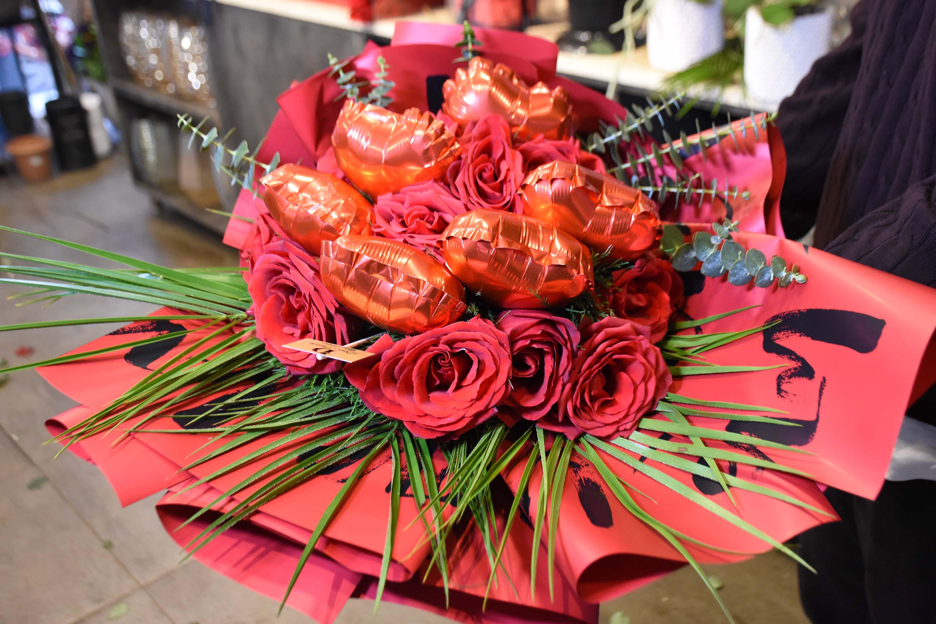 I Z M I R D E S E V G I L E R G U N U N E O Z E L 25 M I L Y O 1161527 344979