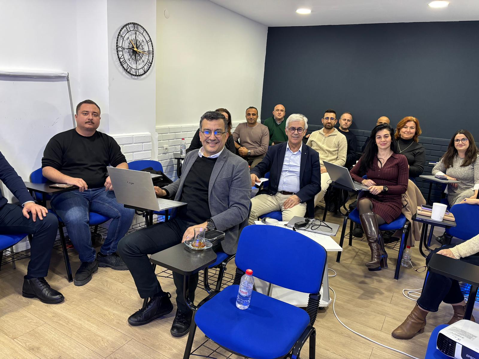 İgc’den İzdeni̇z’e Di̇ji̇tal Medya Ve Yapay Zeka Eği̇ti̇mi̇ (1)