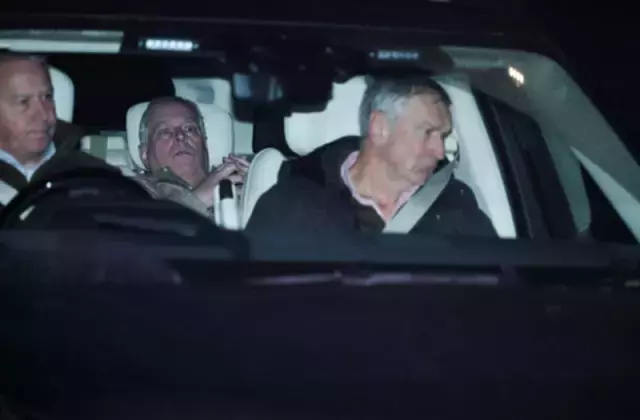 Ingiltere De Gozaltina Alinan Eski Prens Andrew 19584656 7640 M