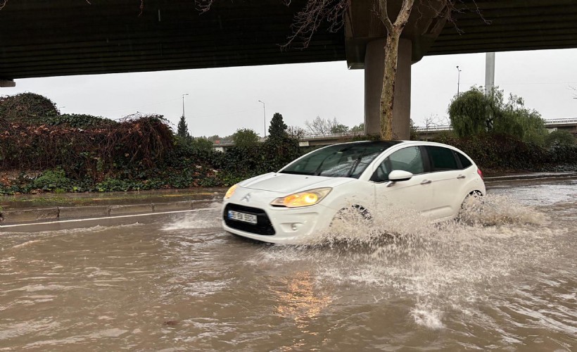 Izmir I Yine Kuvvetli Saganak Vurdu 380938 News Big