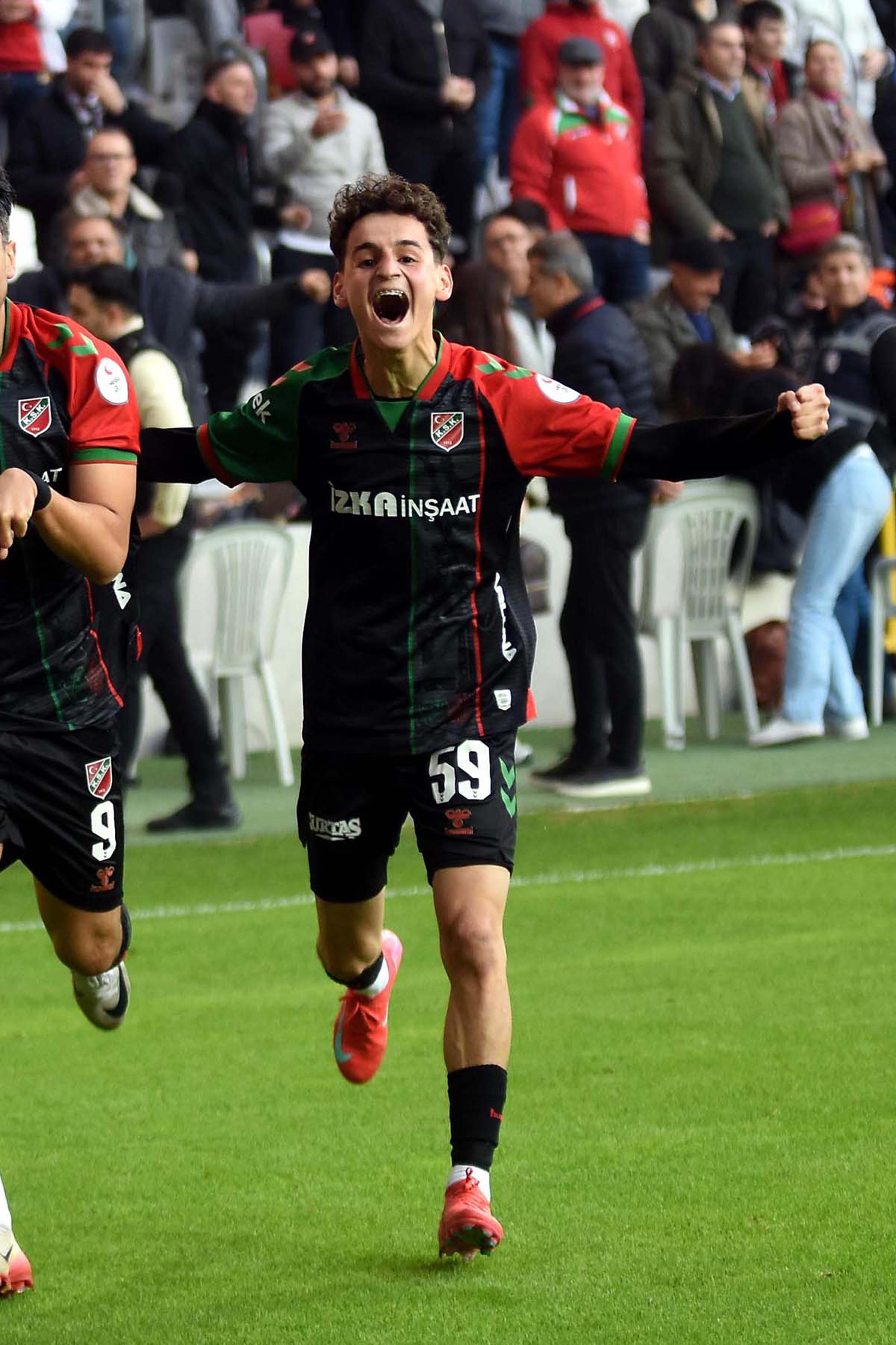 K A R S I Y A K A L I A D E M F E N E R B A H C E Y E I M Z A Y I A T 1174458 348867