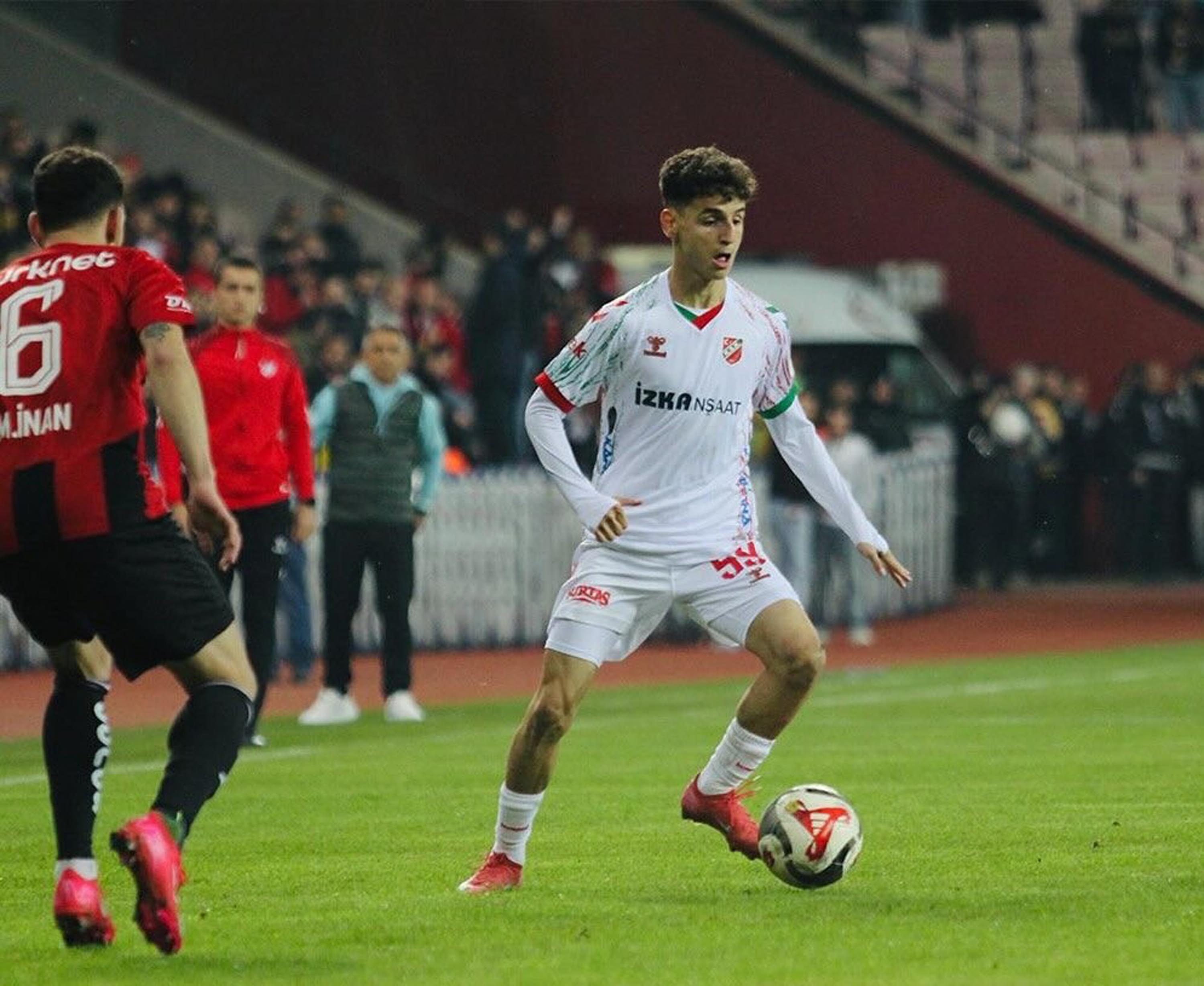 K A R S I Y A K A L I A D E M F E N E R B A H C E Y E I M Z A Y I A T 1174461 348867