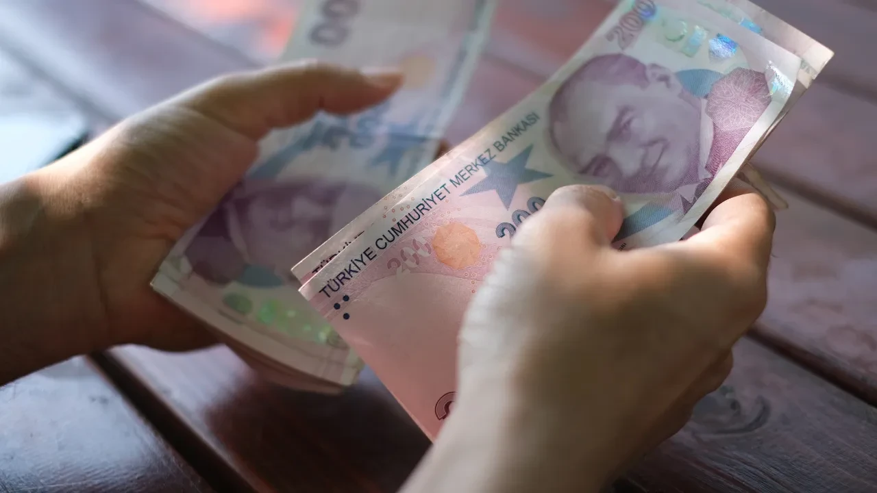 Kimler Ikramiye Alamayacak Emekliye Bayram Ikramiyesi Toplamda 12 Bin Tlyi Bulabilir 3283433 Photogallery 10